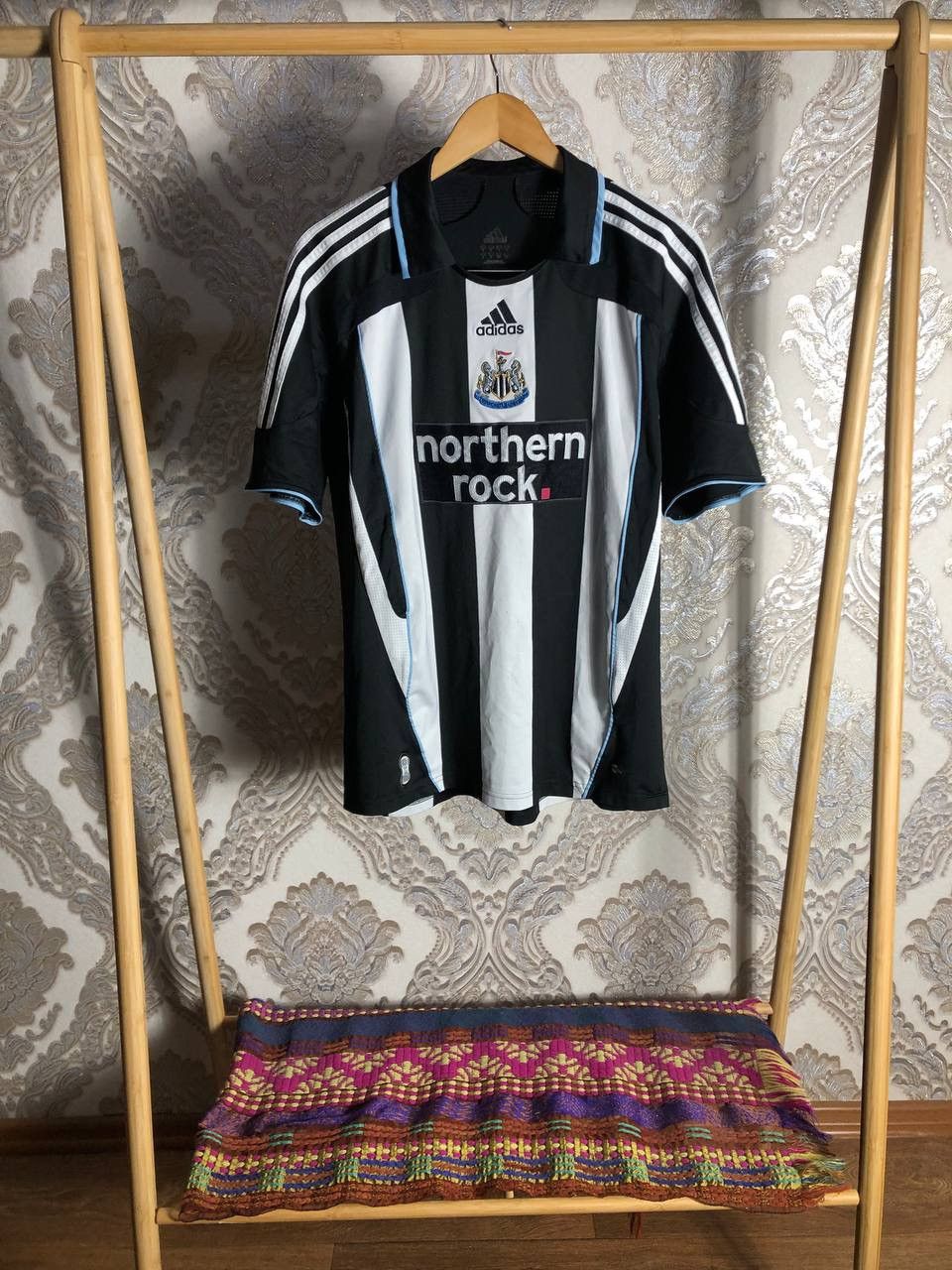 VINTAGE ADIDAS FC NEW CASTLE UNITED ENGLAND SOCCER JERSEY