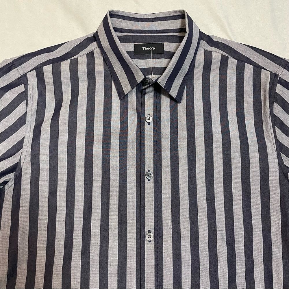 Theory New Theory Irving Short-Sleeve Shirt in Striped Cotton Size Size US S / EU 44-46 / 1 - 5 Thumbnail