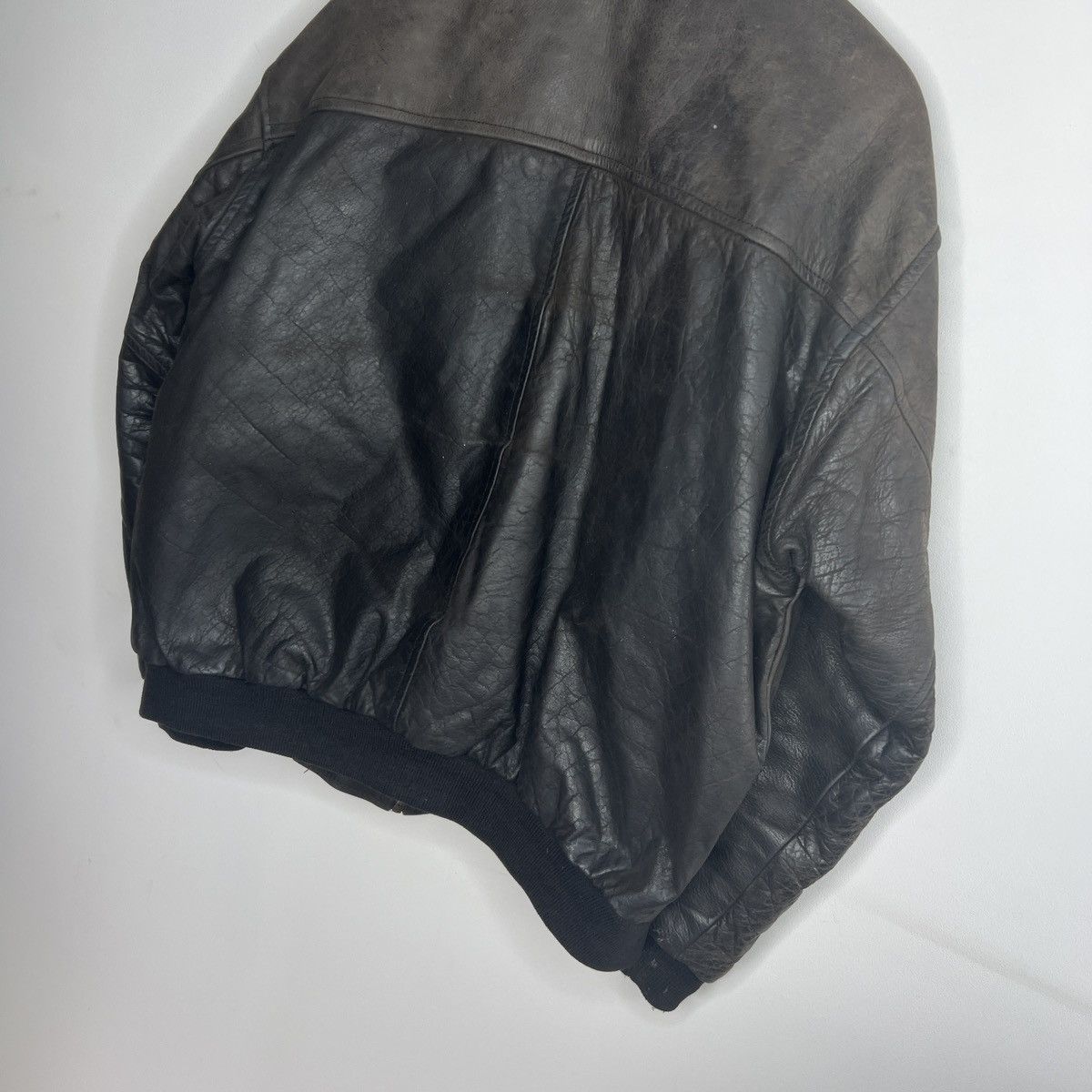 Vintage Vintage Heavy Flight Bomber Leather Jacket 90s Brown Size US XL / EU 56 / 4 - 11 Thumbnail