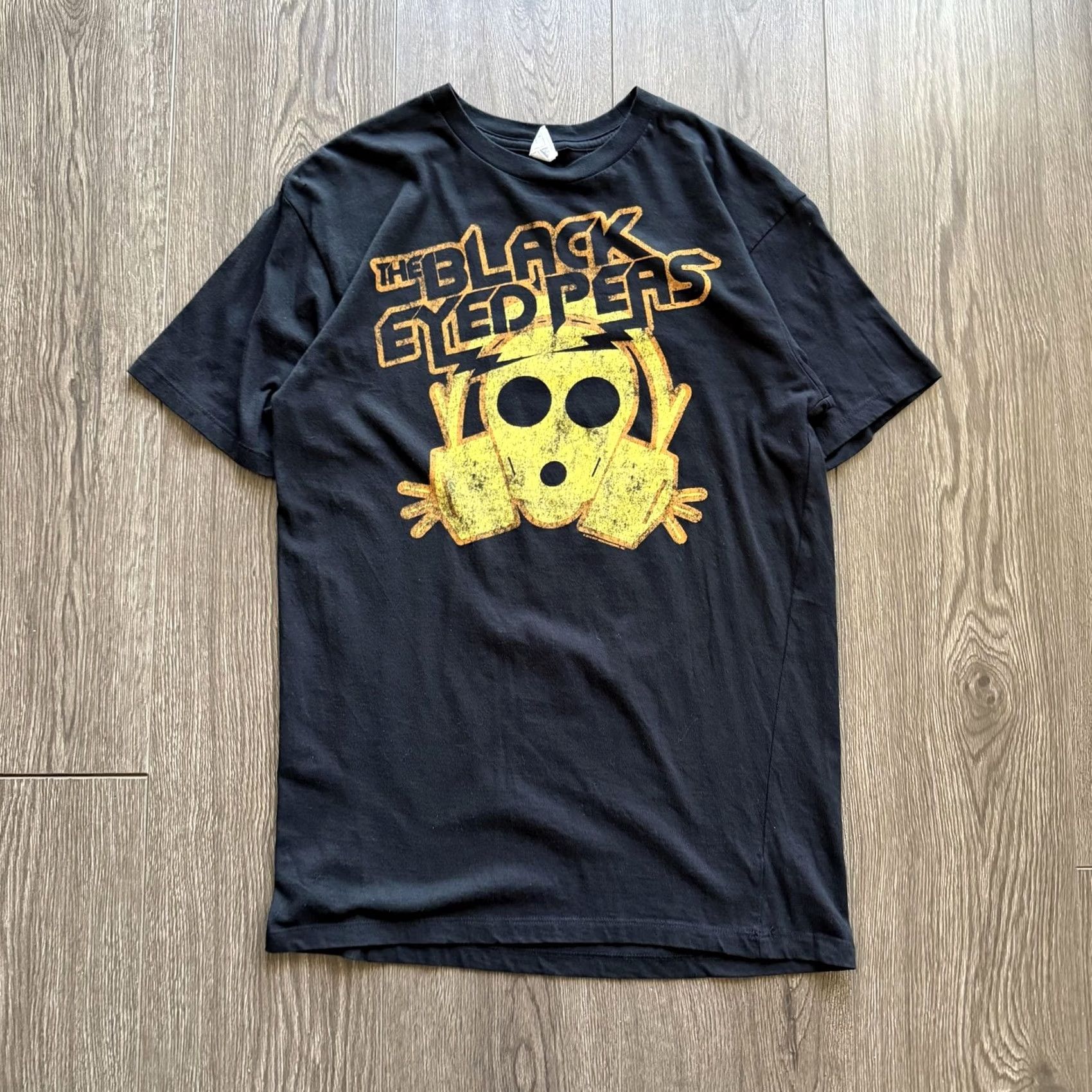 Vintage Y2K Black Eyed Peas Band Tee Shirt Mens Large Black Gas Mask Graphic Freeze Mens T-Shirt Short Sleeve Crew Neck Graphic Print Musical Eye Vintage No Size US L / EU 52-54 / 3 - 3 Thumbnail