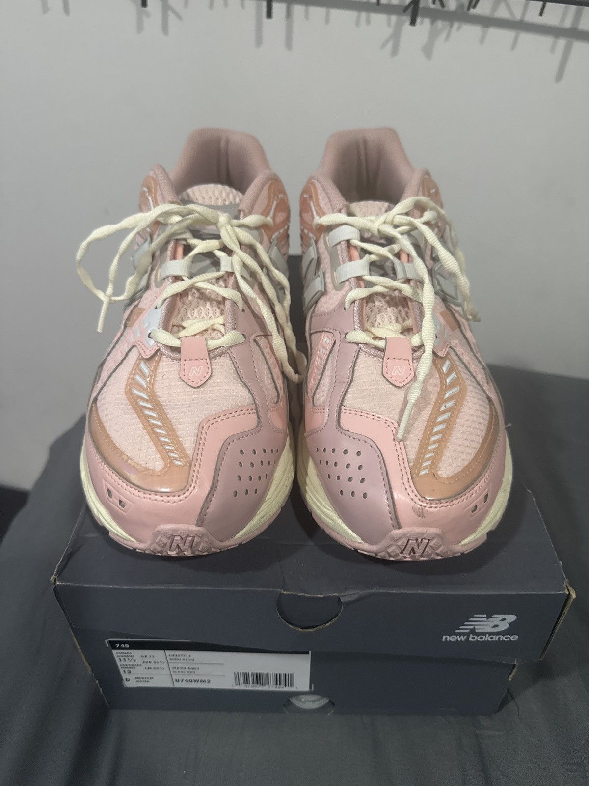 New Balance New Balance Lunar New Year Shell Pink Sneakers Size 11.5 Size US 11.5 / EU 44-45 - 6 Thumbnail