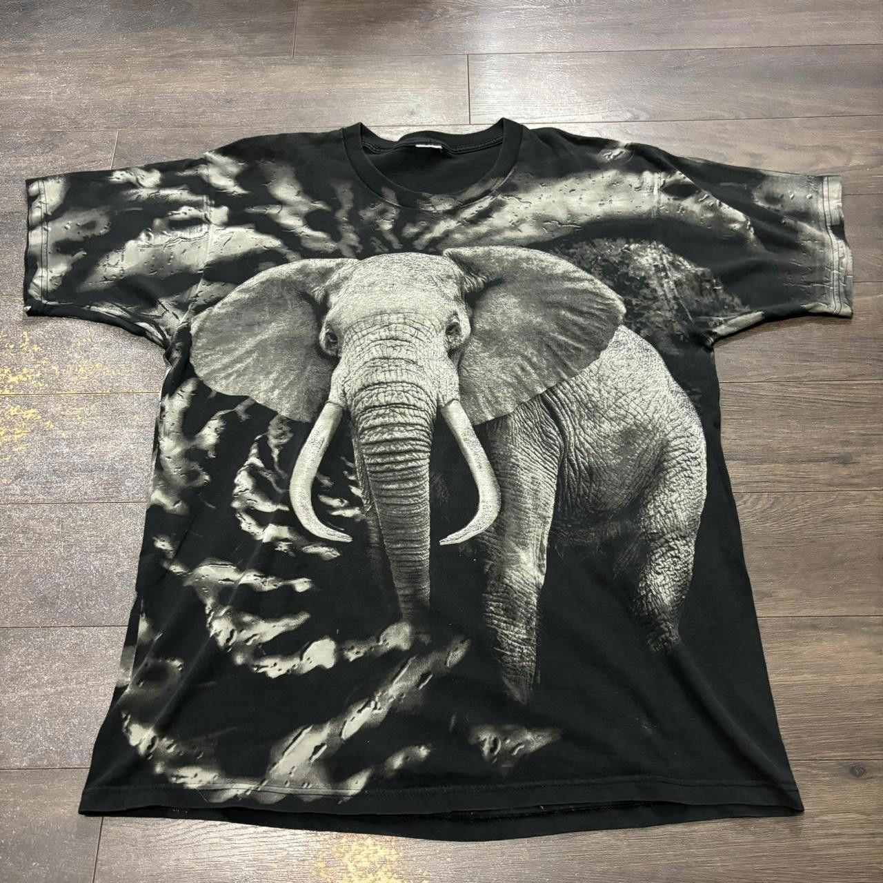 Designer vintage elephant all over print t shirt 90s/00s XL Size US XL / EU 56 / 4 - 2 Thumbnail