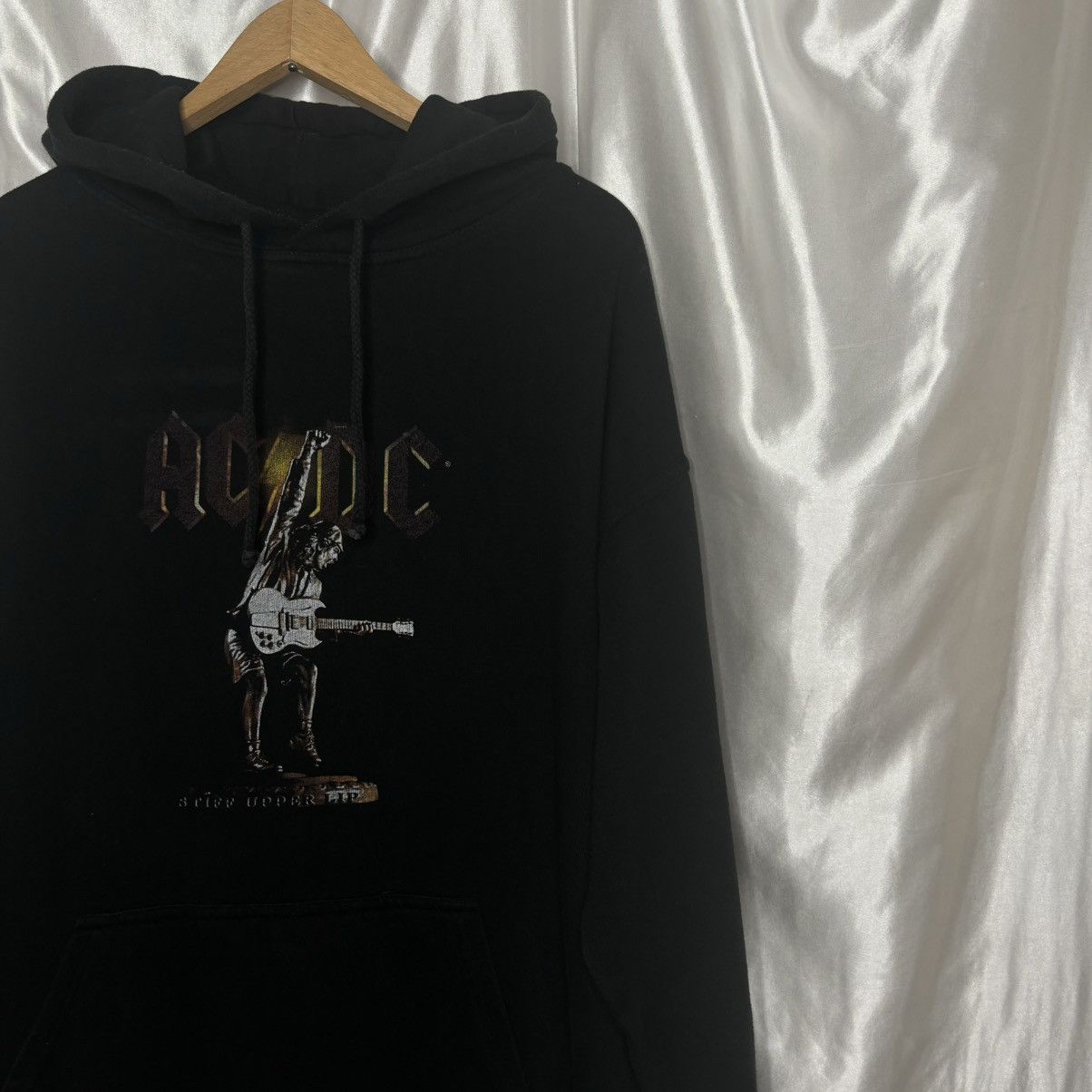 AC/DC × Vintage vintage hoodie AC/DC acdc 2001 stiff upper lip black band Size US XL / EU 56 / 4 - 2 Thumbnail
