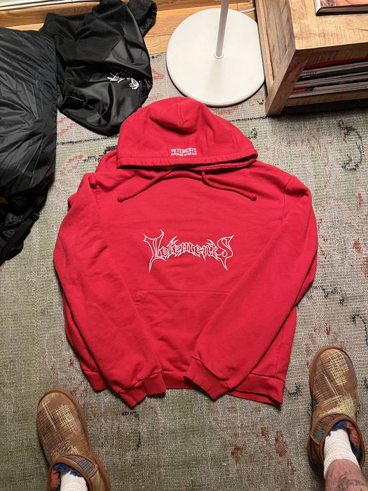 Vetements Vetements Aw17 Seoul Exclusive Metal Logo Hoodie 