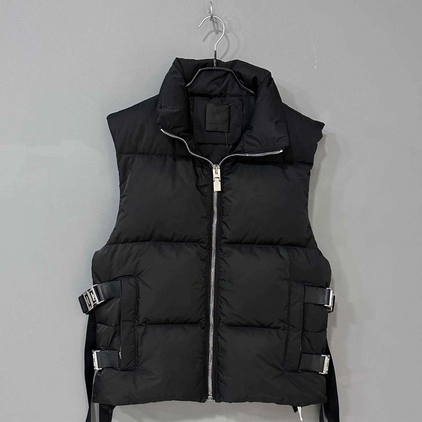 Givenchy Givenchy SS22 Solid Metal Detail Down Vest Size US S / EU 44-46 / 1 - 1 Thumbnail