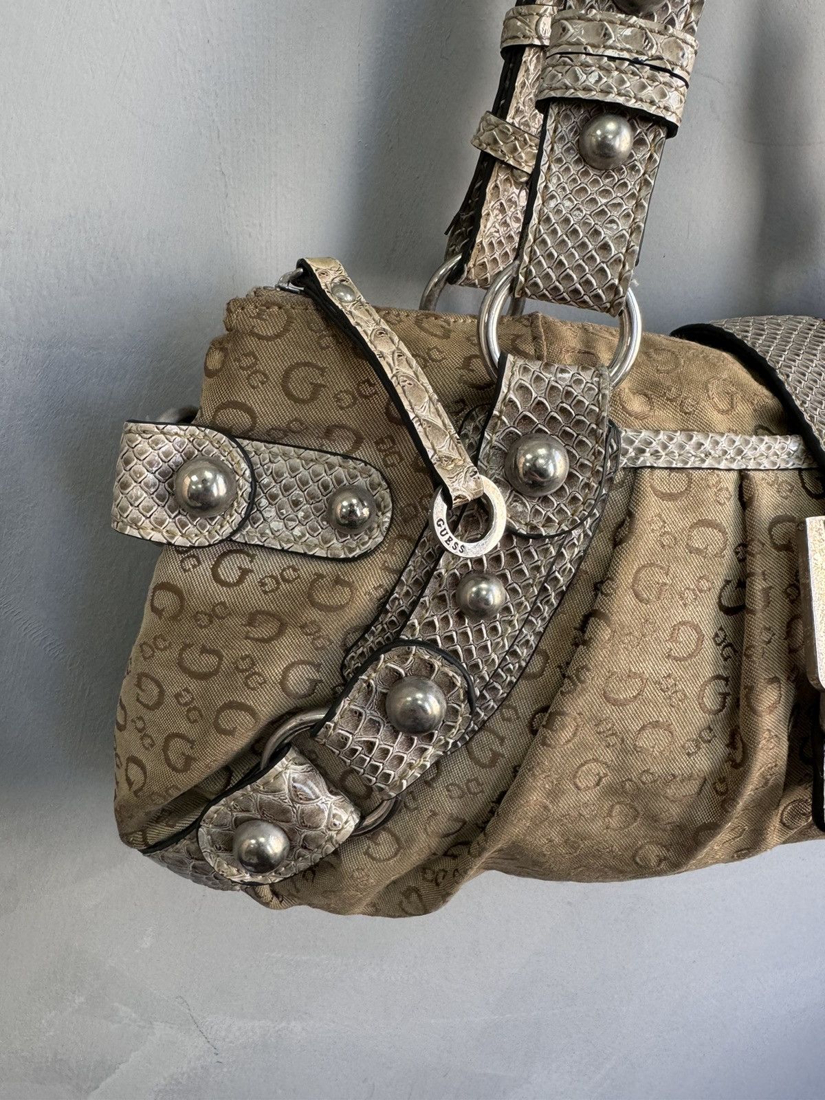 Guess × Vintage Vintage Archival Rare Guess Handbag with many zips Y2K Size ONE SIZE - 6 Thumbnail