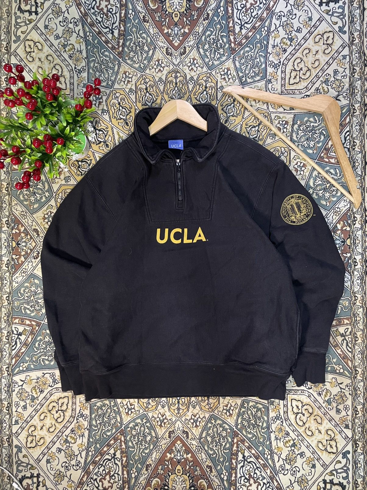 Vintage UCLA Bruins black quarter zip sweatshirt sportswear