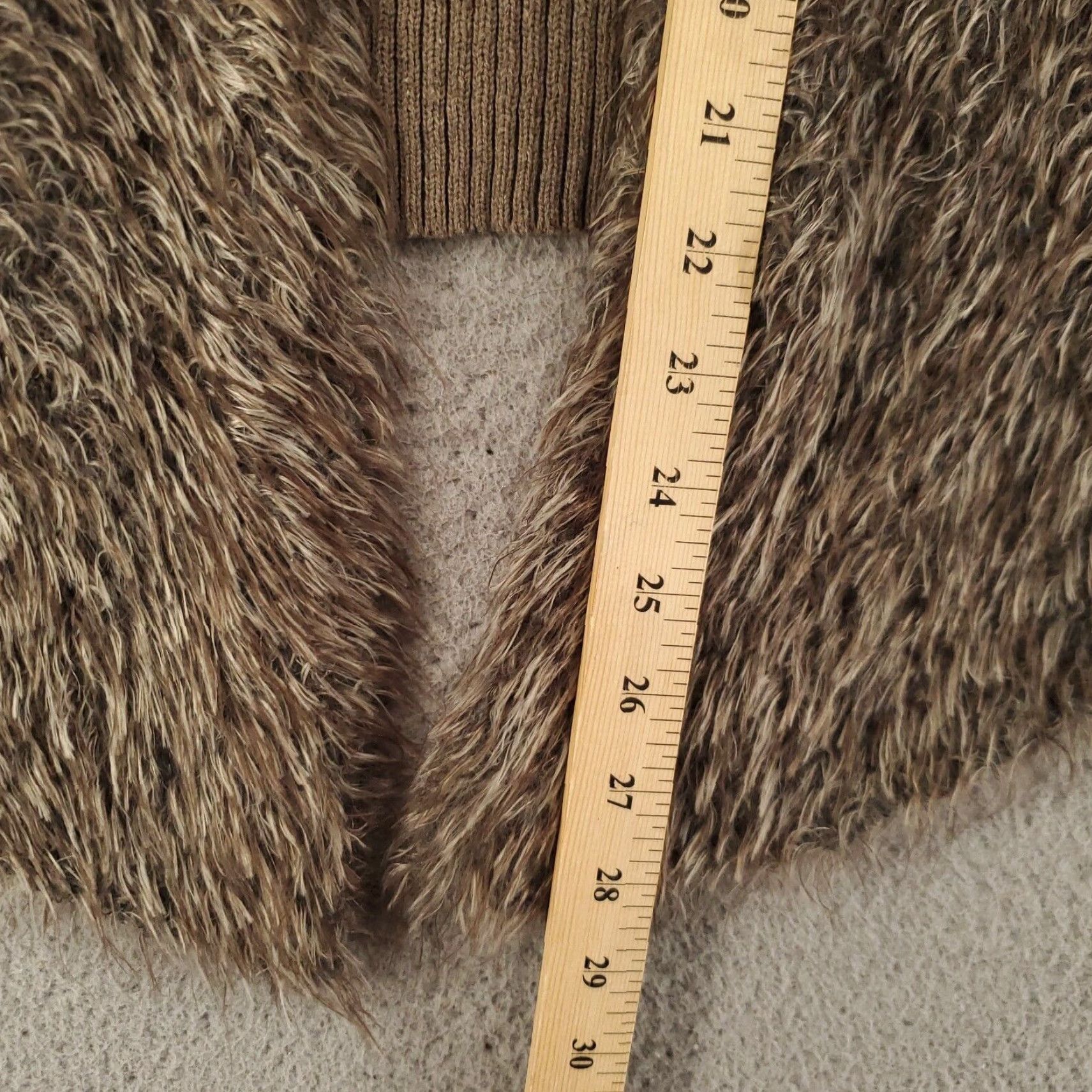 Vintage CAbi Brown Faux Fur Vest Womens Medium Open Front Casual Cardigan Size M / US 6-8 / IT 42-44 - 4 Thumbnail