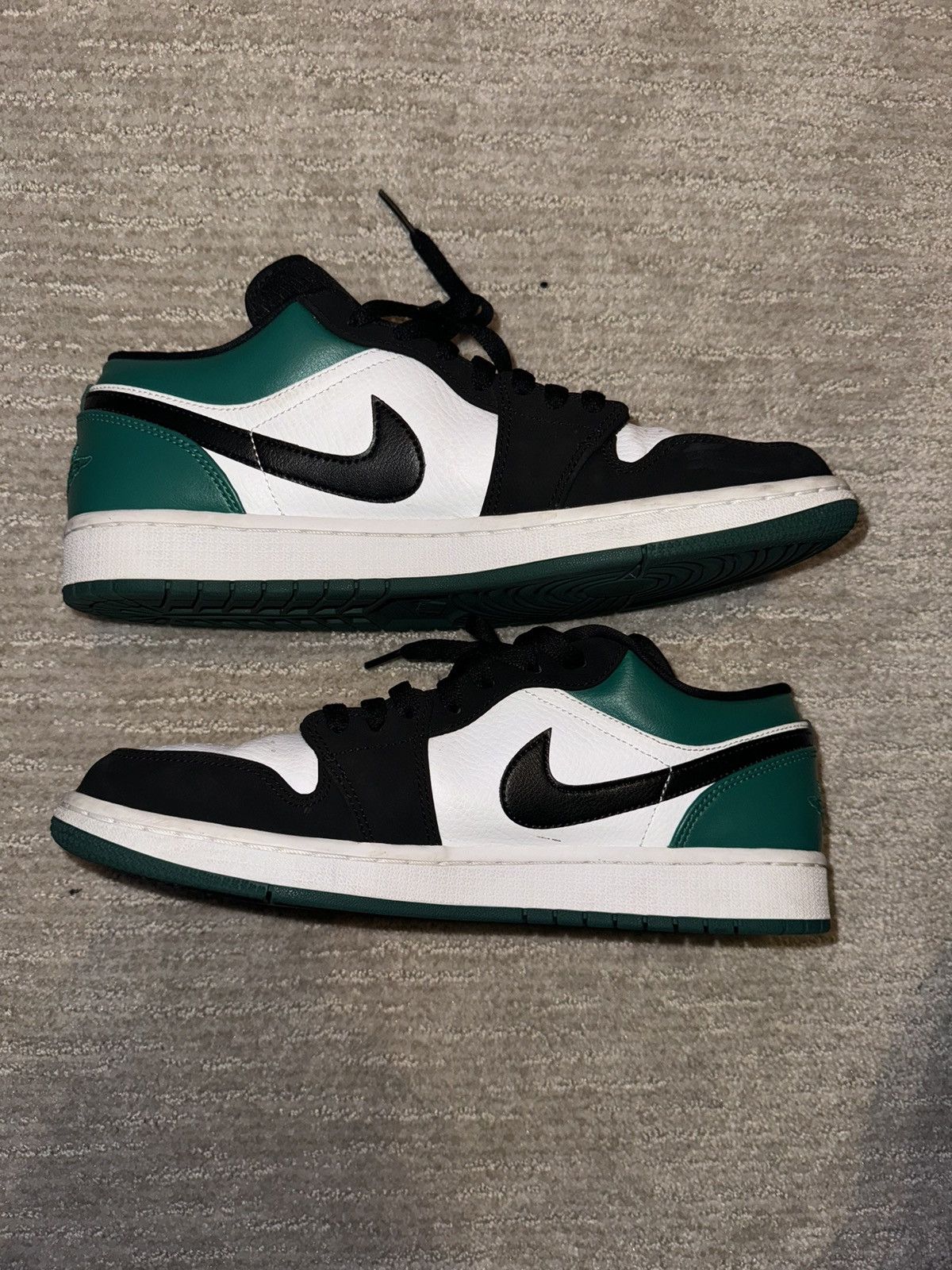 Jordan Brand × Nike Air Jordan 1 low “Mystic Green” Size US 9.5 / EU 42-43 - 3 Thumbnail
