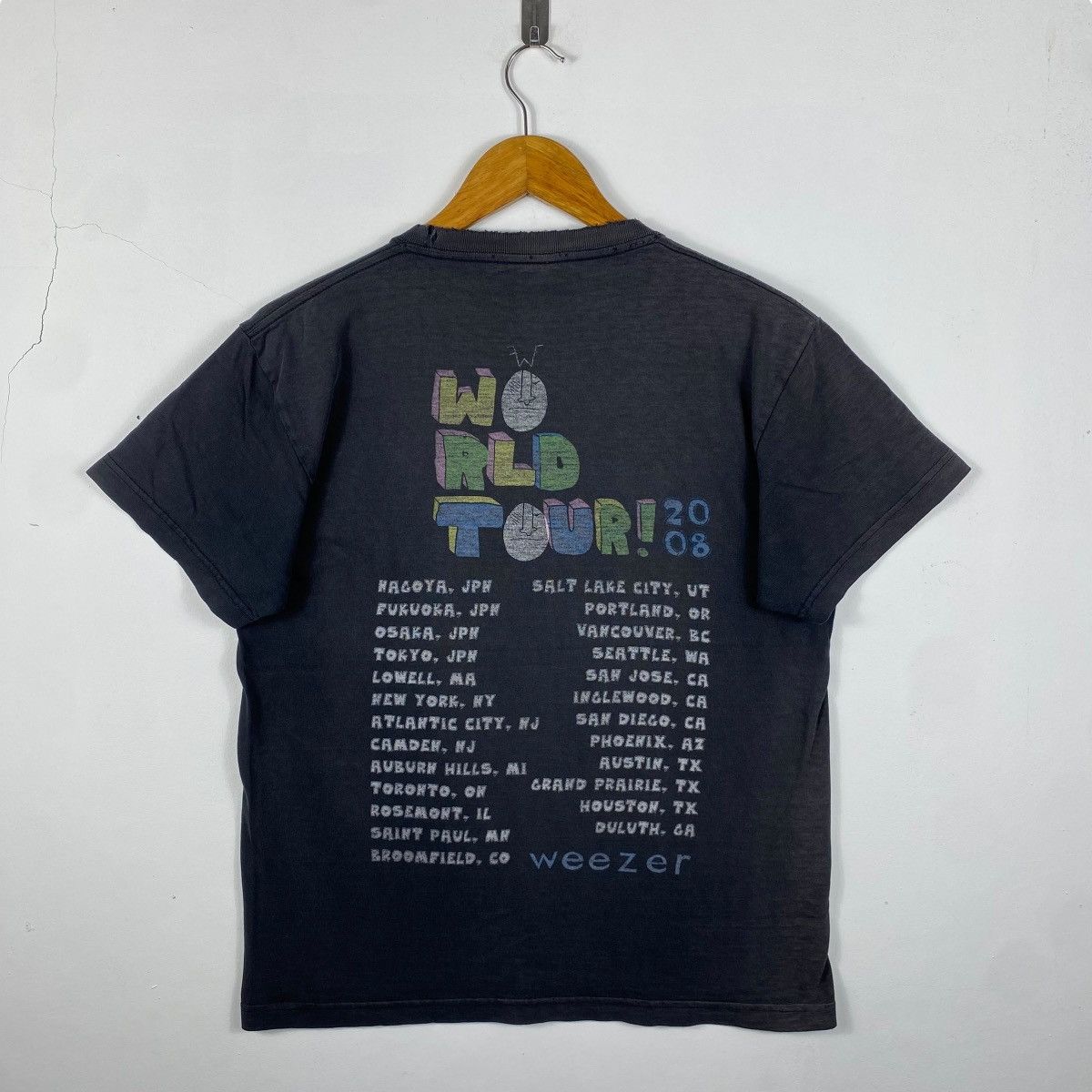 Band Tees Vintage 00's WEEZER Trouble Maker Band Faded Distressed Tee Size US M / EU 48-50 / 2 - 4 Thumbnail