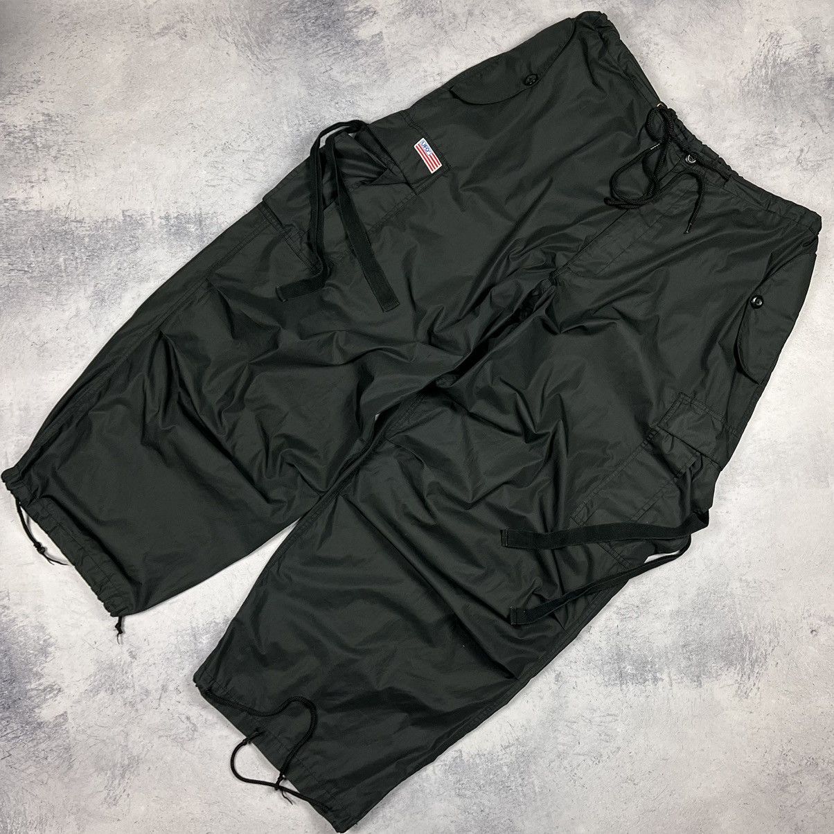 image of Vintage Ufo Bondage Cargo Parachute Pants 90’S in Black, Men's (Size 36)