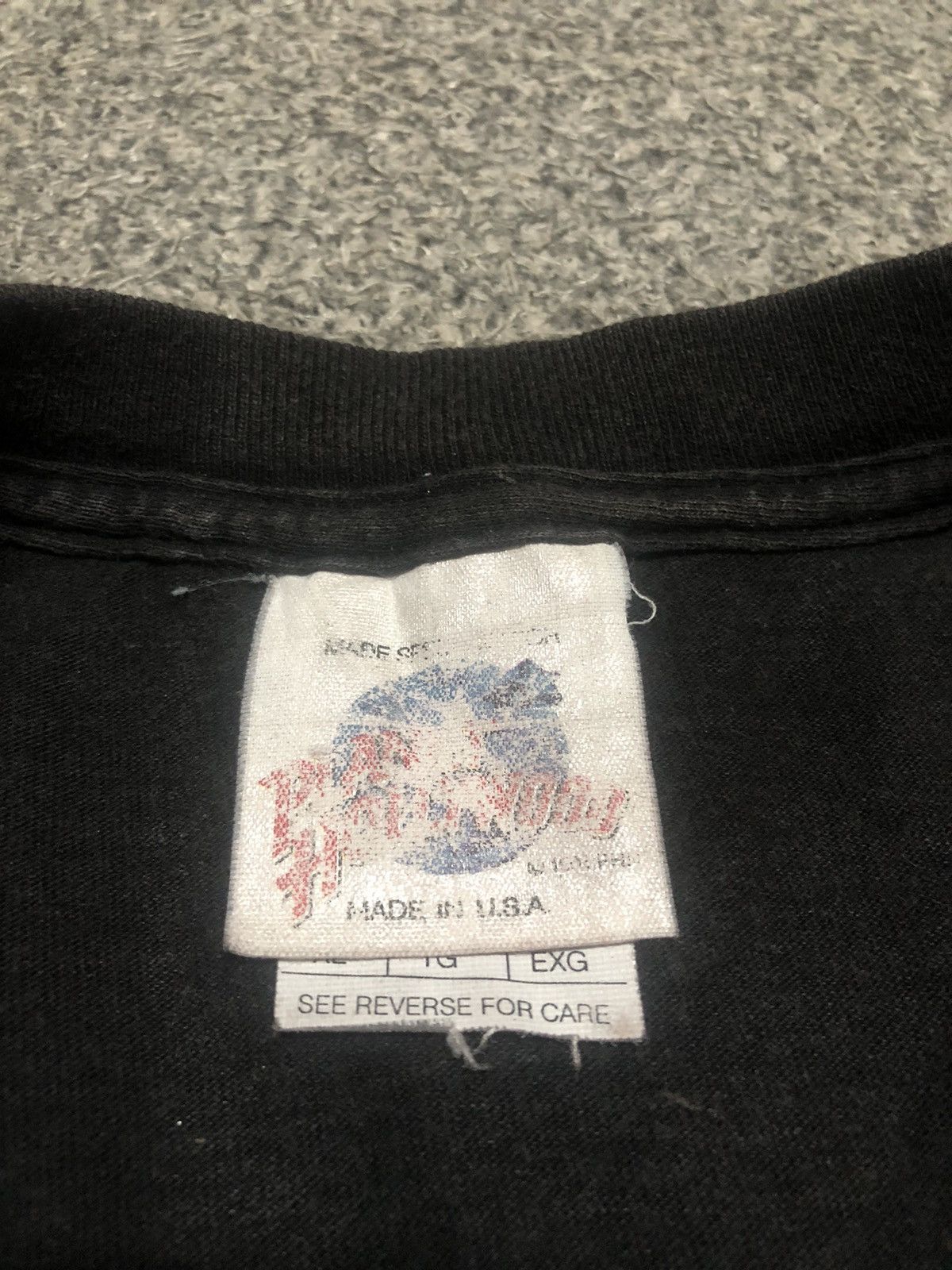 Vintage Vintage 90s Sunfaded Planet Hollywood Walt Disney Tee Size US XXL / EU 58 / 5 - 15 Thumbnail