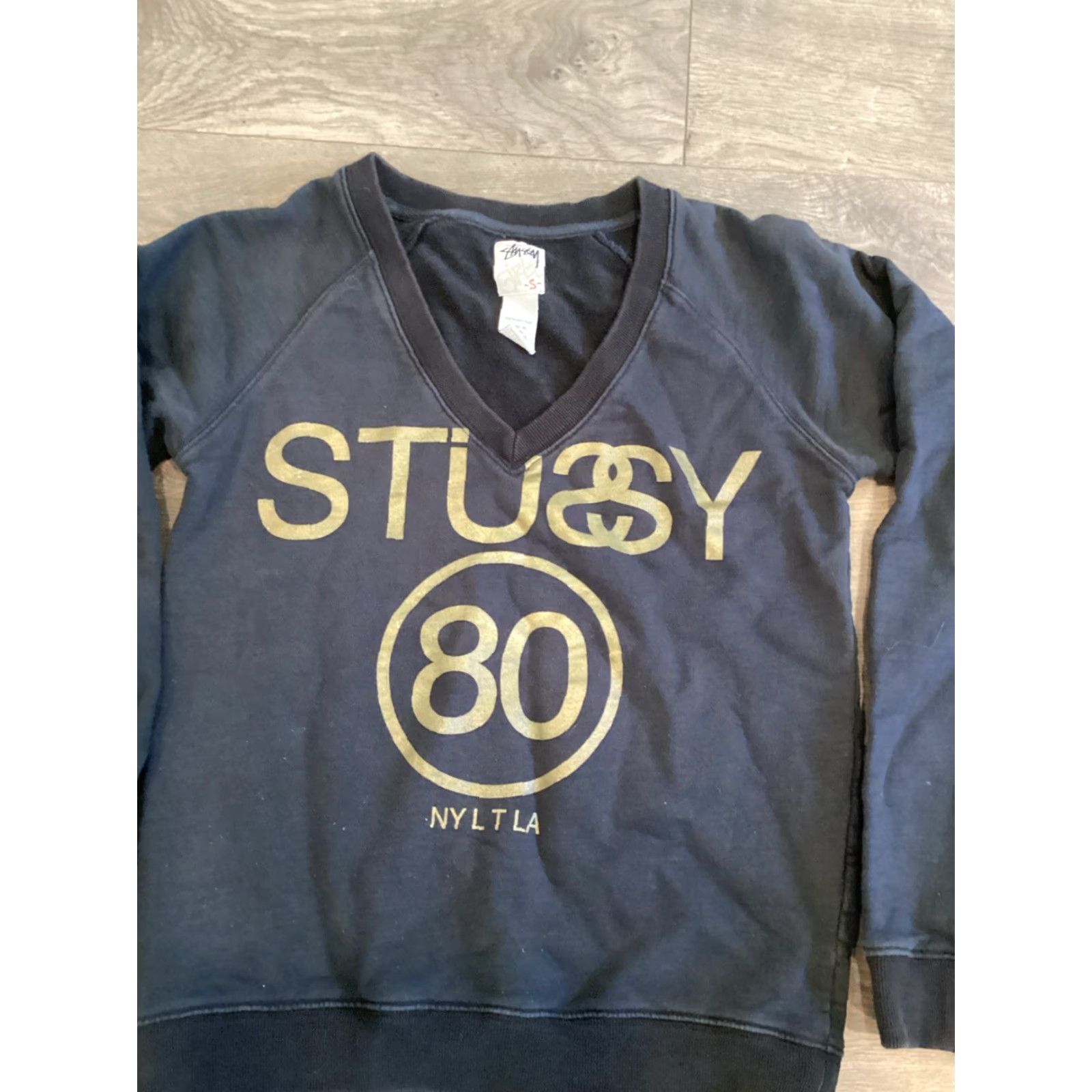 Vintage VINTAGE Stussy Sweatshirt Shirt Unisex Adults S Black Gold Spellout 90s 2000s Streetwear Mens Womens Size S / US 4 / IT 40 - 2 Thumbnail