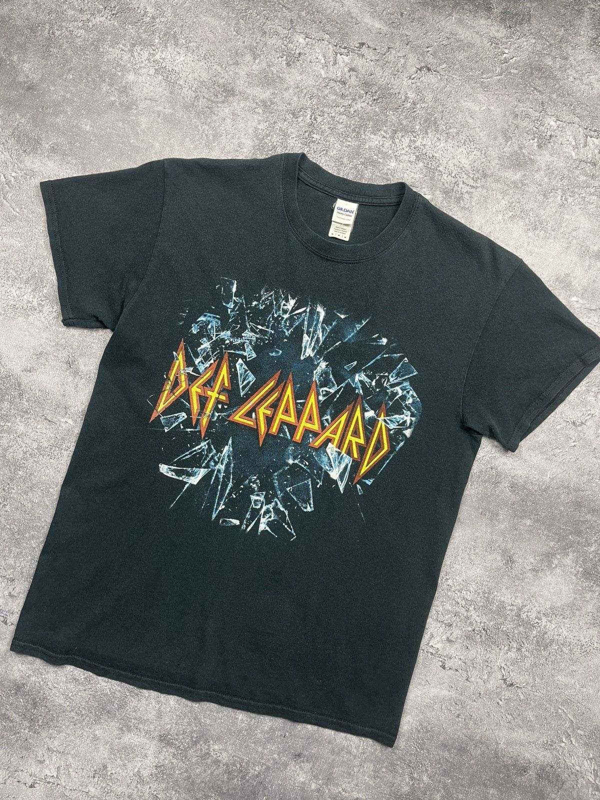 Def Leppard Vintage Def Leppard Tour Band 2015 Heavy Metal Rock T-Shirt Size US M / EU 48-50 / 2 - 5 Thumbnail