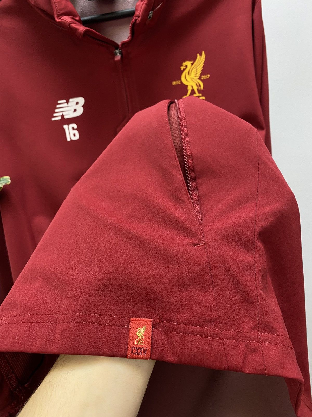 New Balance New balance #16 Grujic Liverpool Windbreaker Jacket Size US XL / EU 56 / 4 - 9 Thumbnail