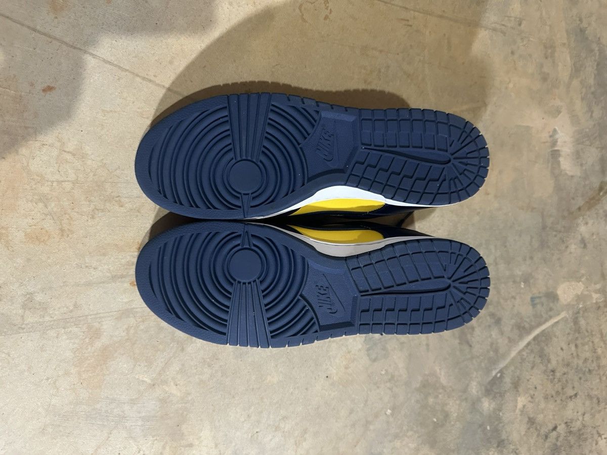Nike Dunk Low 'Michigan' 2021 Size US 13 / EU 46 - 7 Thumbnail