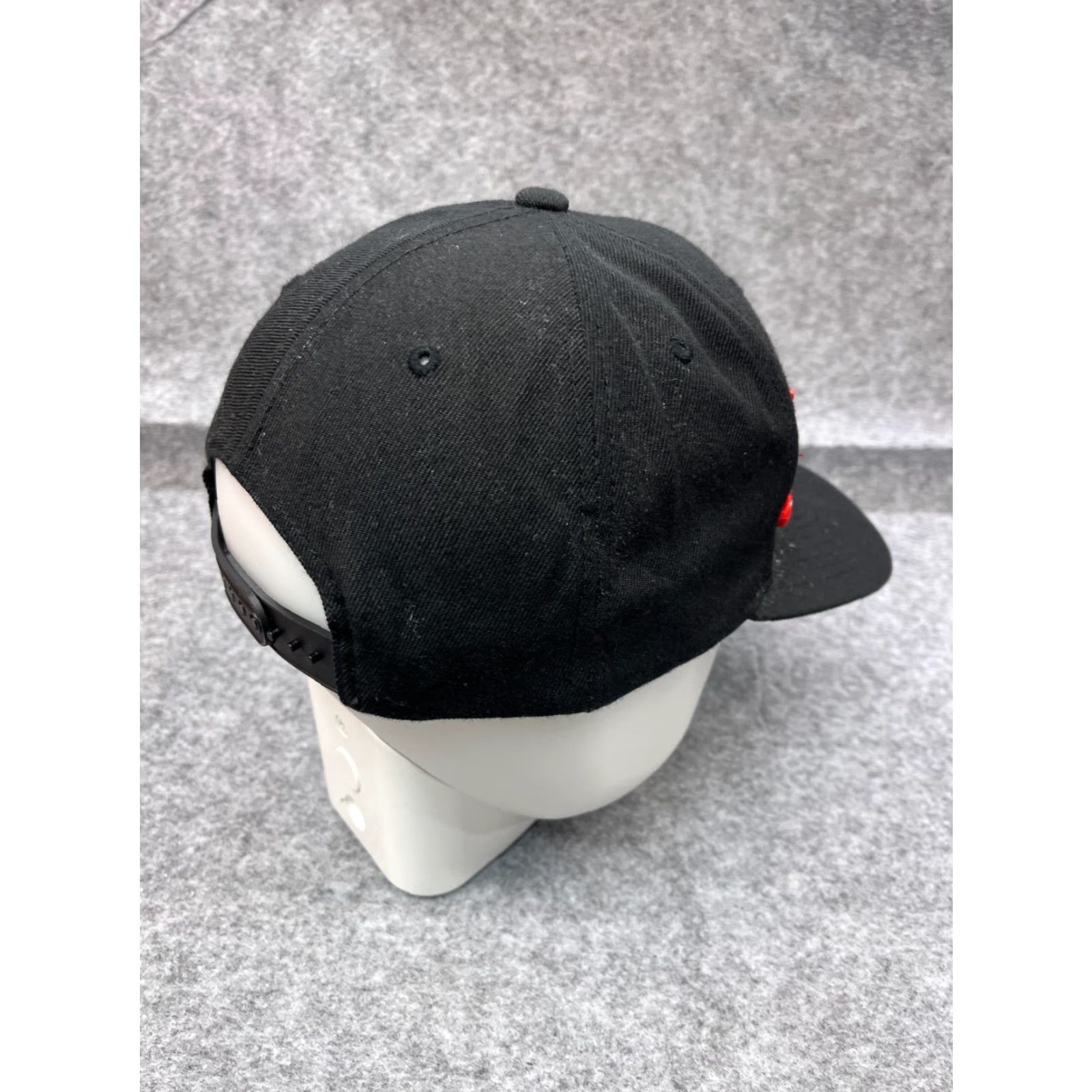 Vintage Yupoong Snapback Hat Cap Adult One Size Black Acrylic Wool Blend Casual Logo Skate Mens Size ONE SIZE - 7 Thumbnail
