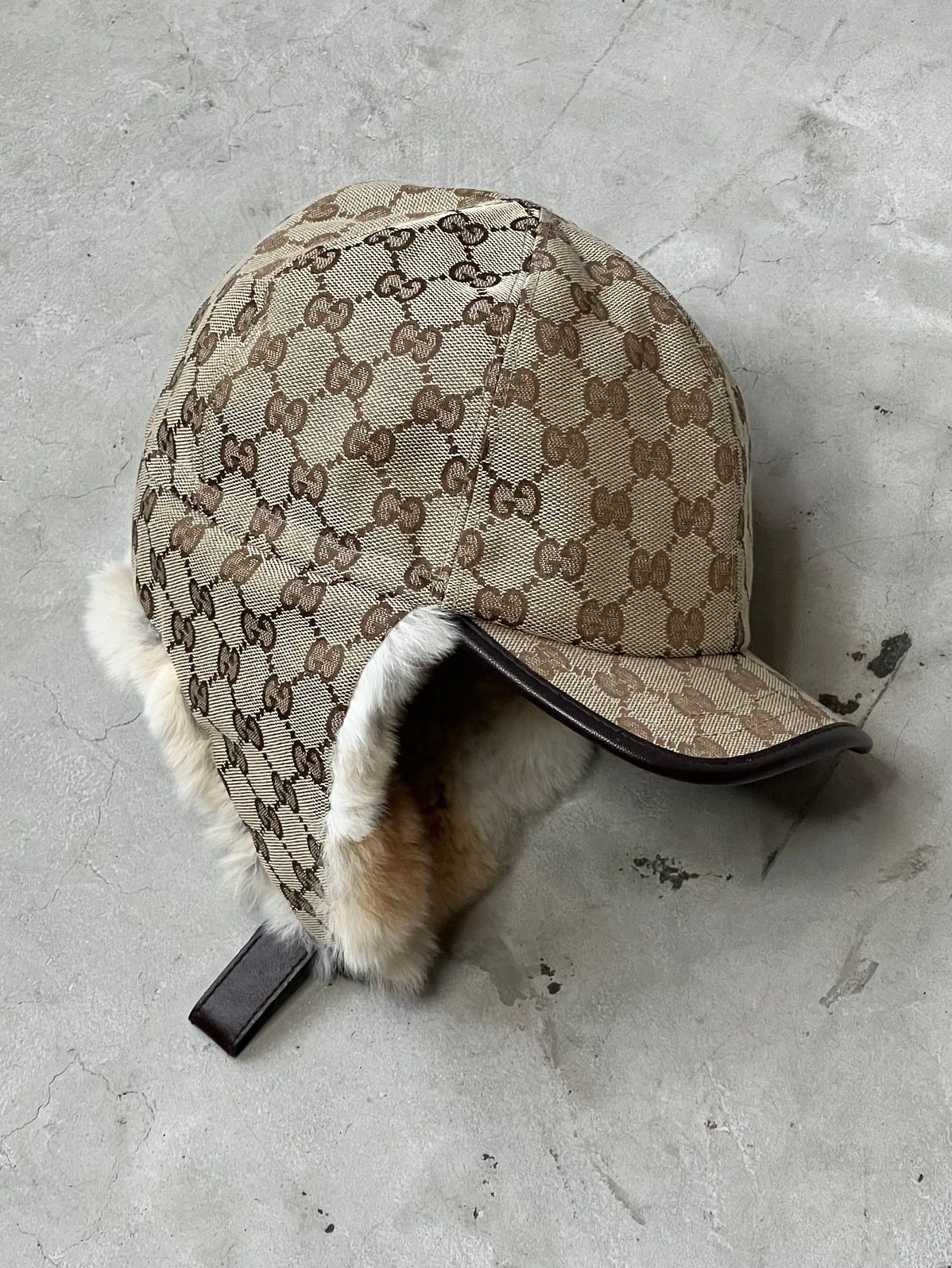 Pre-owned Gucci Rabbit Fur Ear Flap Baseball Cap (size 7 1/4) In Tan