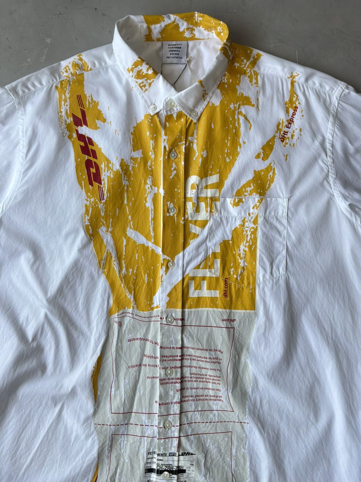 Vetements Vetements - DHL Splatter - Oversized Shortsleeve Buttondown Size US XXL / EU 58 / 5 - 2 Thumbnail