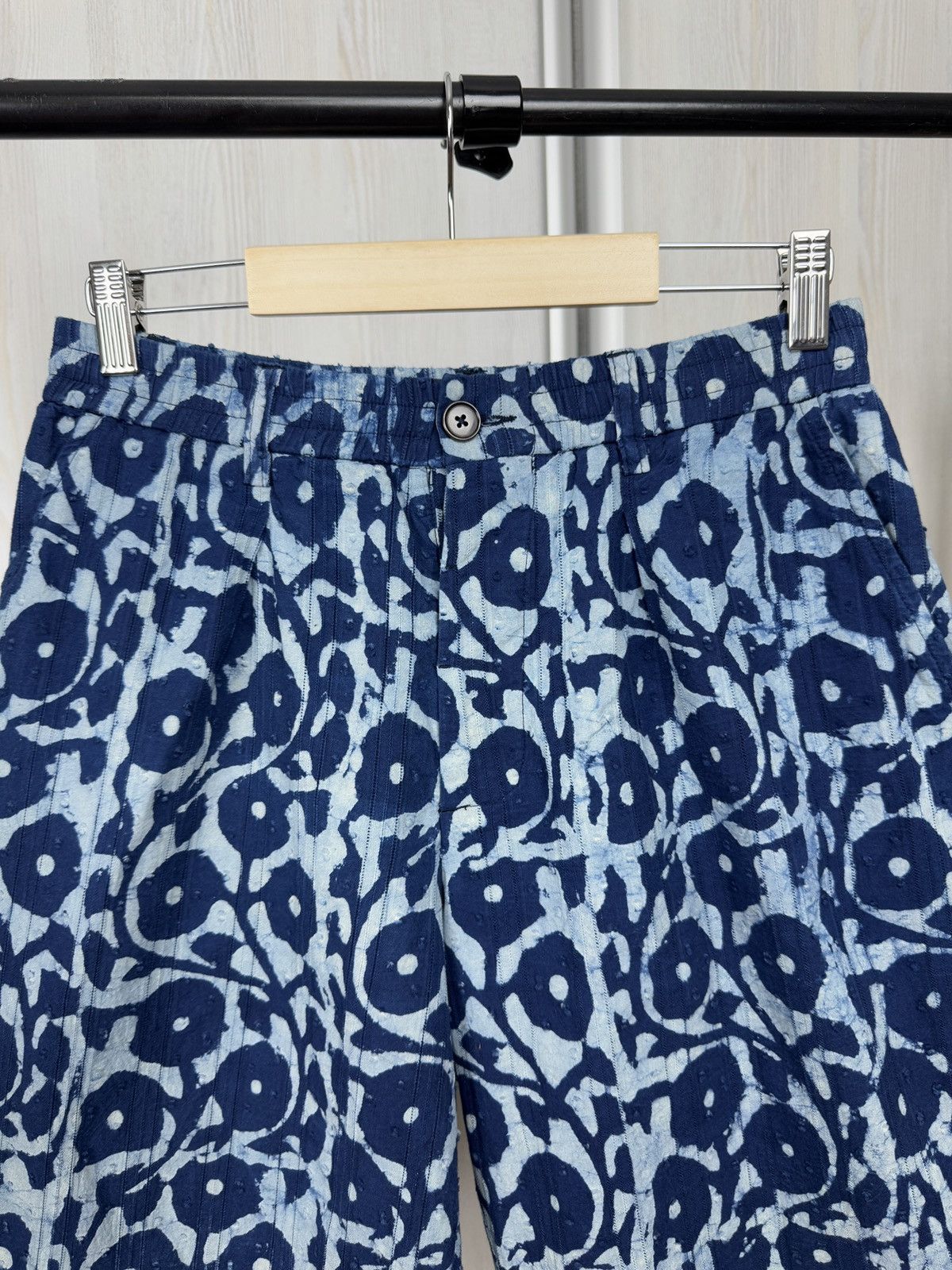 Universal Works Universal Works Pleated straight track shorts solid pattern Size US 30 / EU 46 - 3 Thumbnail
