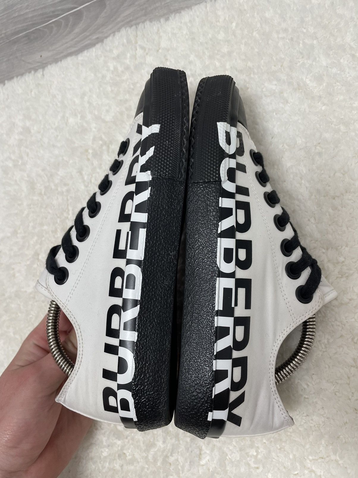 Burberry Burberry White Black Larkhall Logo Sneakers shoes 36 eu Size US 6 / IT 36 - 5 Thumbnail