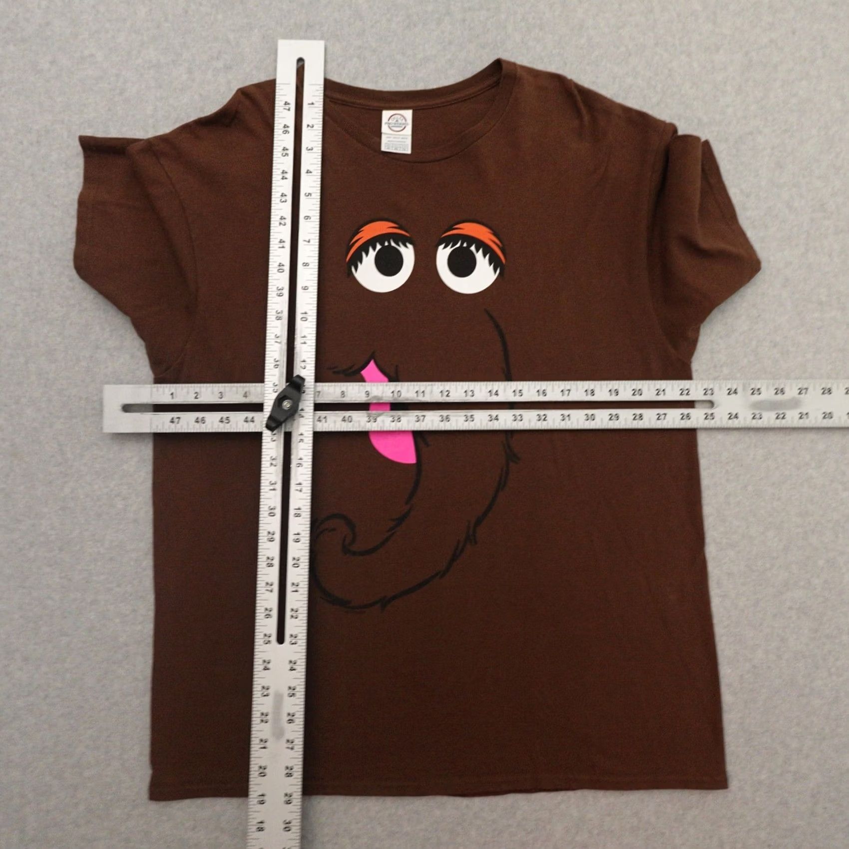 Delta VINTAGE Delta T-Shirt XL Brown Sesame Street Snuffleupagus Adult Men Short Sleeve Shirt Measured in Pictures Size US XL / EU 56 / 4 - 3 Thumbnail