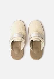 o1c11t2y1123 Suicoke XJE Polar Fleece Mule in Cream