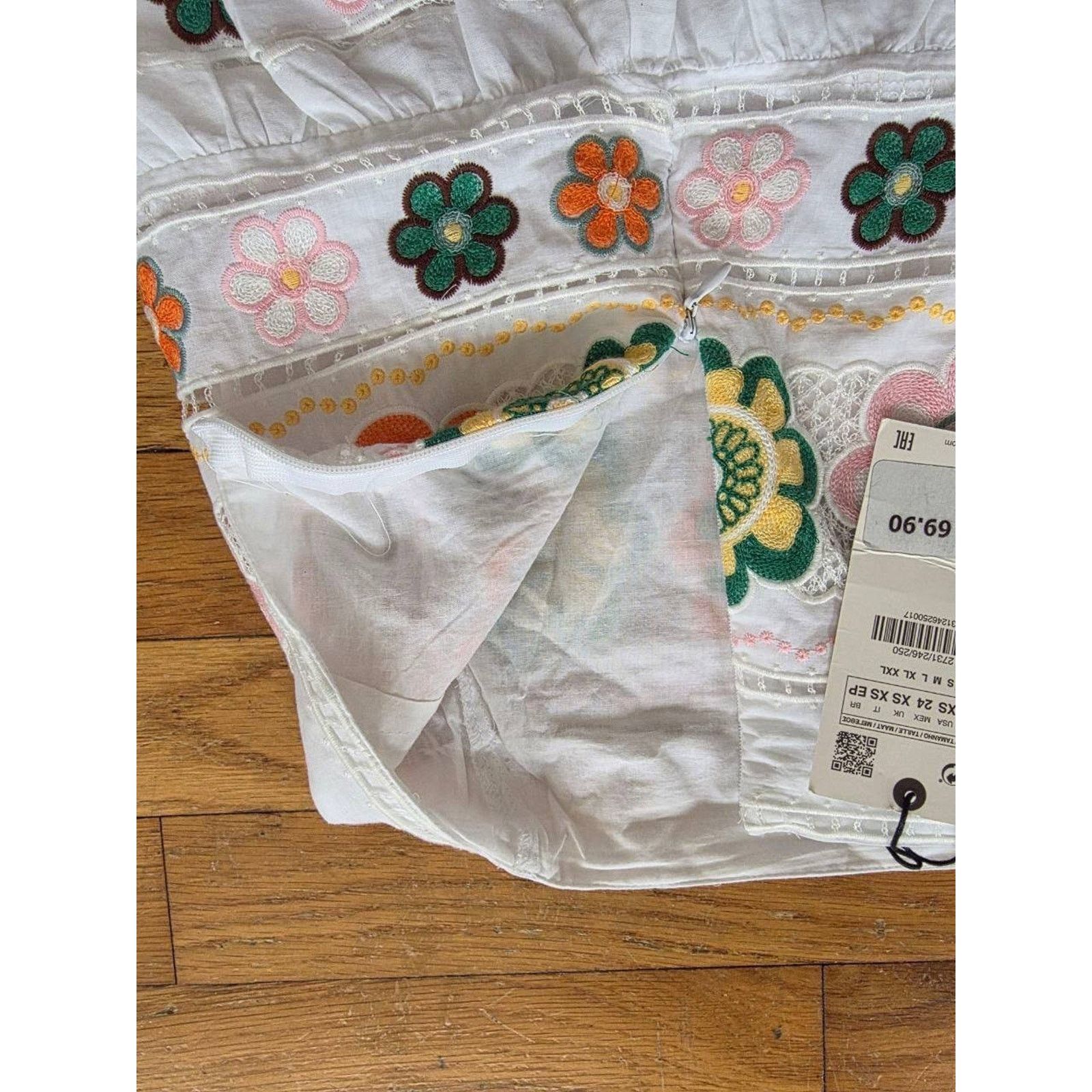 Zara Zara White Embroidered Floral Scalloped Crochet XS A001646 Size 24" / US 00 / IT 34 - 8 Thumbnail