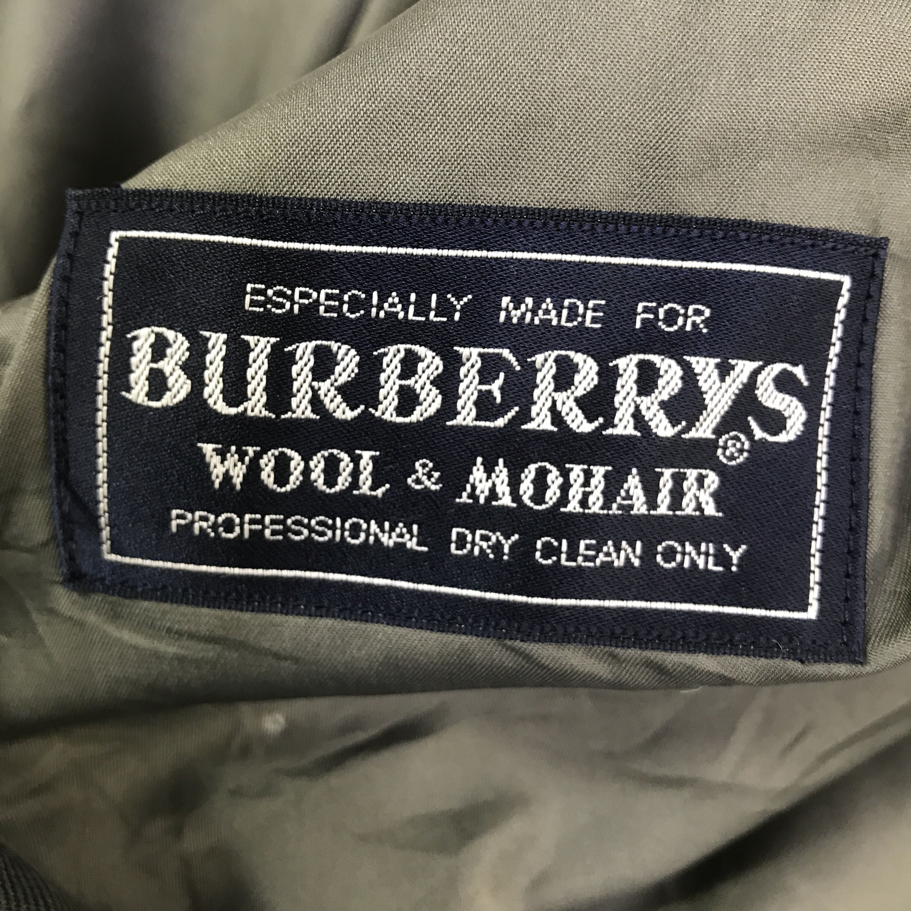 Burberry BURBERRY'S CLASSIC DOUBLE BREASTED BLAZER K111B19 Size US L / EU 52-54 / 3 - 11 Thumbnail