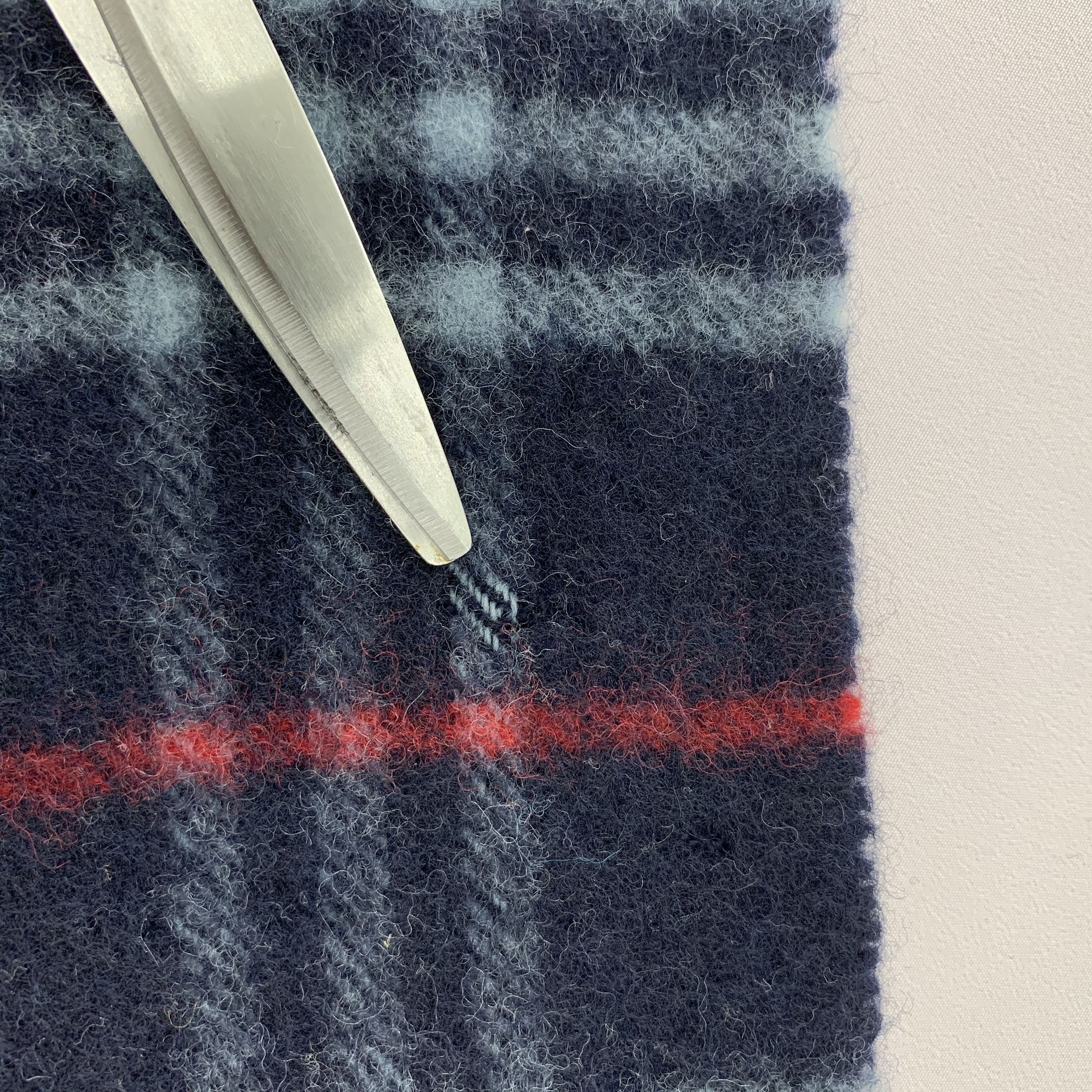 Burberry Burberry Scarf Wool Muffler Neck Wrap BL5027 Size ONE SIZE - 5 Thumbnail