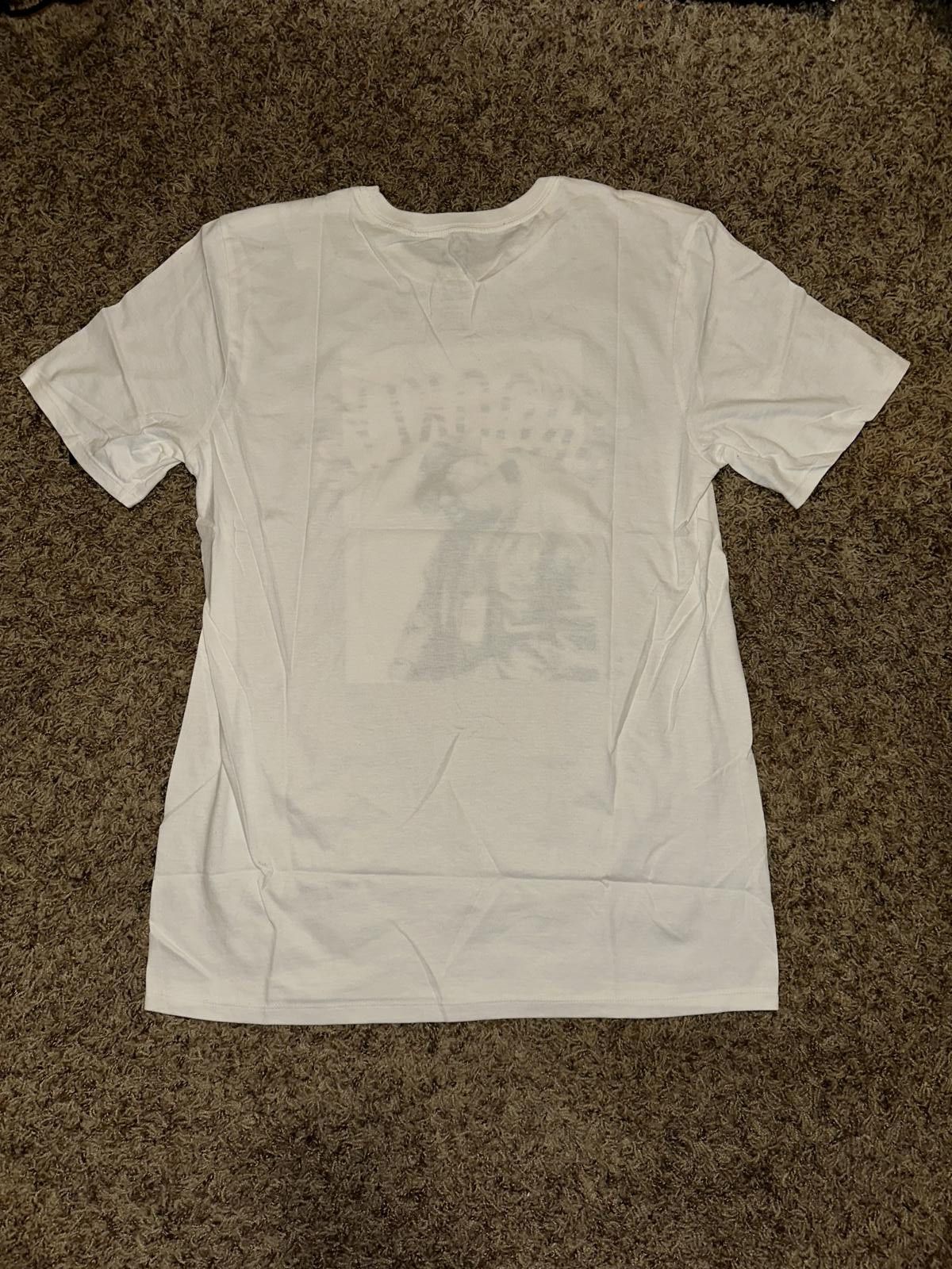 Nike Nike Men’s NBA Brooklyn Nets Notorious B.I.G Biggie Smalls White T-Shirt Size US M / EU 48-50 / 2 - 4 Thumbnail