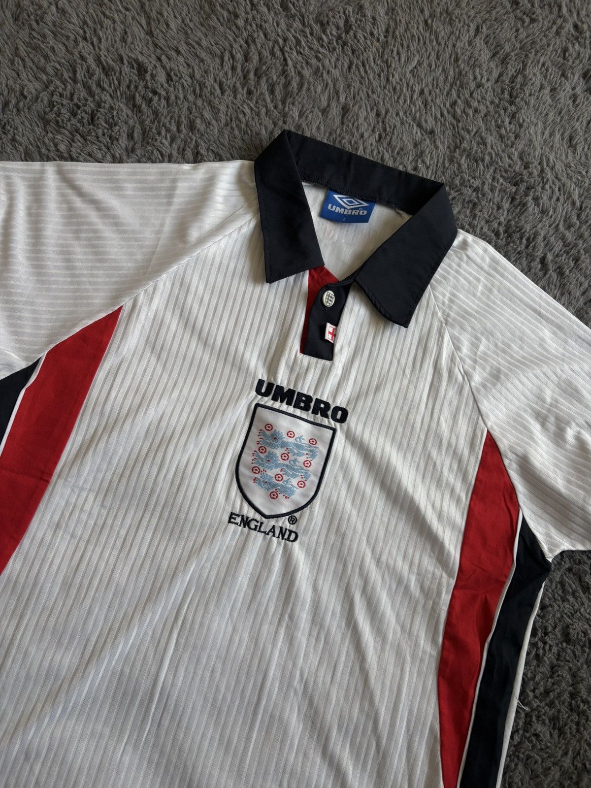 Umbro ENGLAND 1997/1998 HOME FOOTBALL JERSEY SHIRT VINTAGE UMBRO Size US L / EU 52-54 / 3 - 2 Thumbnail