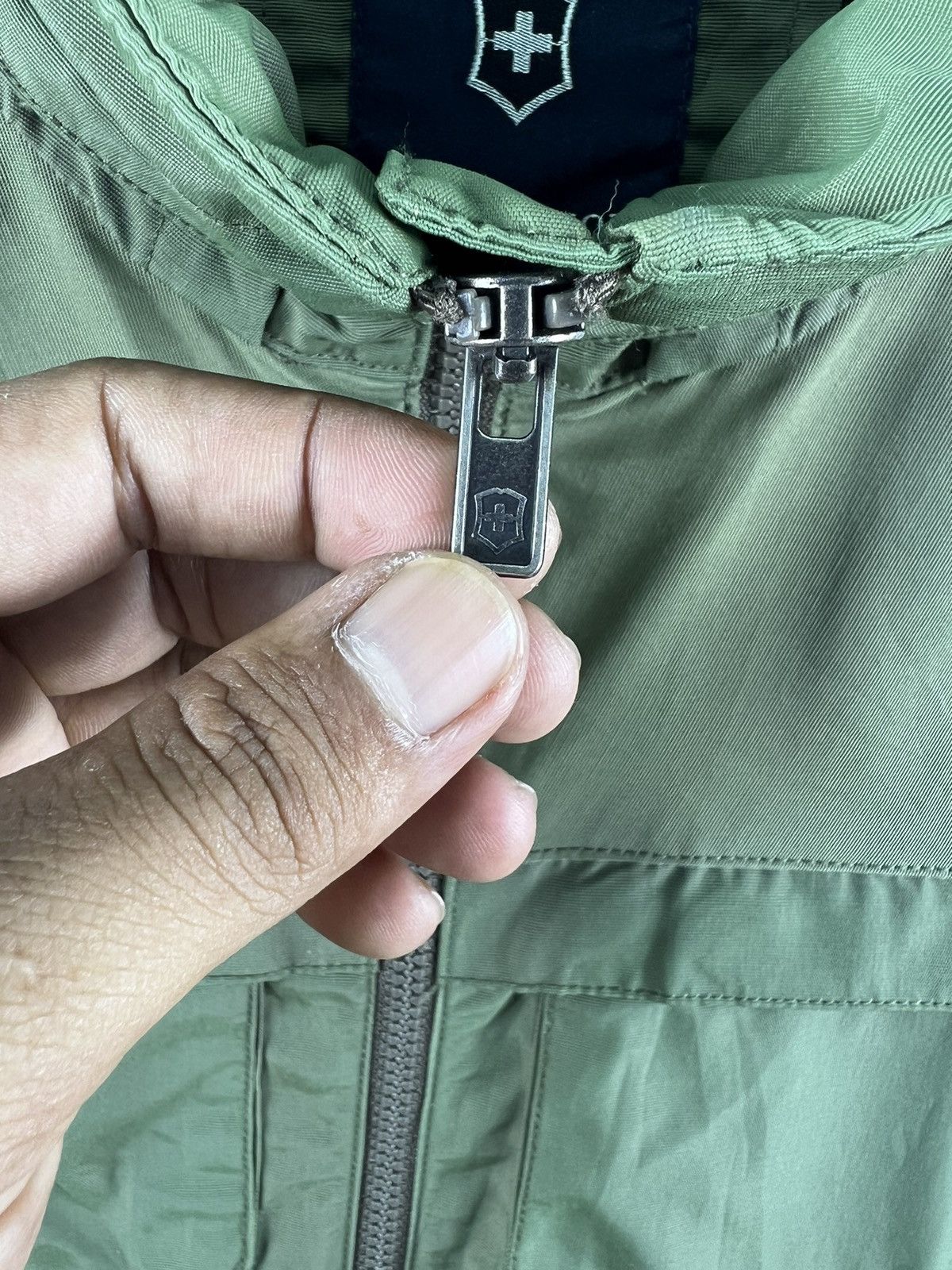 Victorinox 🔥 VICTORINOX HIDDEN HOODIE CAMP HEAVY JACKET - L Size US S / EU 44-46 / 1 - 6 Thumbnail