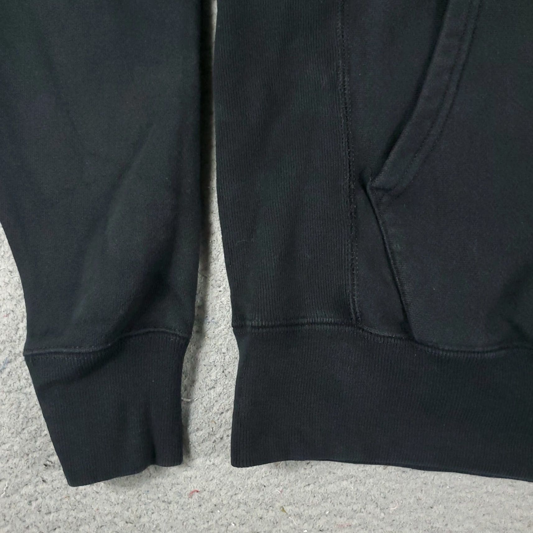 Champion VINTAGE Champion Hoodie Men Small Pullover Black Knit Logo Zip Athletic Sports Size US S / EU 44-46 / 1 - 3 Thumbnail
