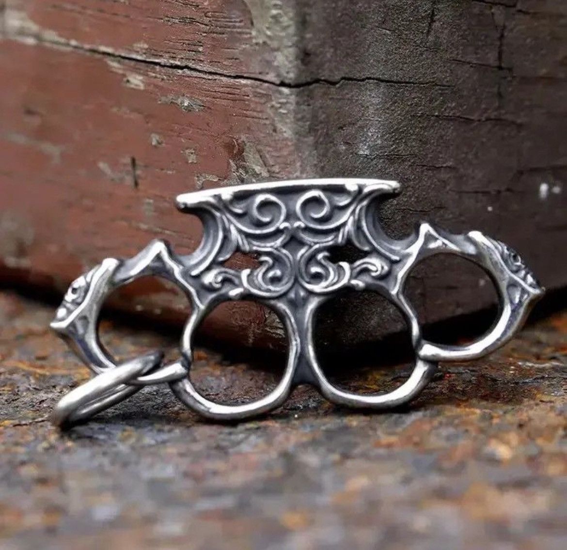 Jewelry × Vintage Unique Design Steel metal brass knuckles charms Pendant Size ONE SIZE - 4 Thumbnail