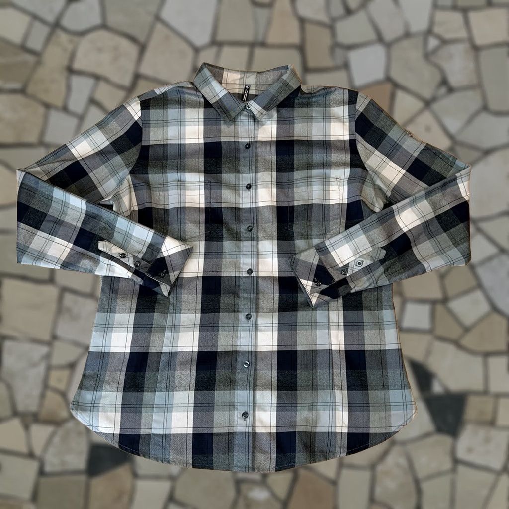 Vintage VINTAGE Kuhl Tess Flannel Button Up Shirt Long Sleeve Women's XL Blue Plaid Pocketed Casual Shirt Size XL / US 12-14 / IT 48-50 - 1 Thumbnail