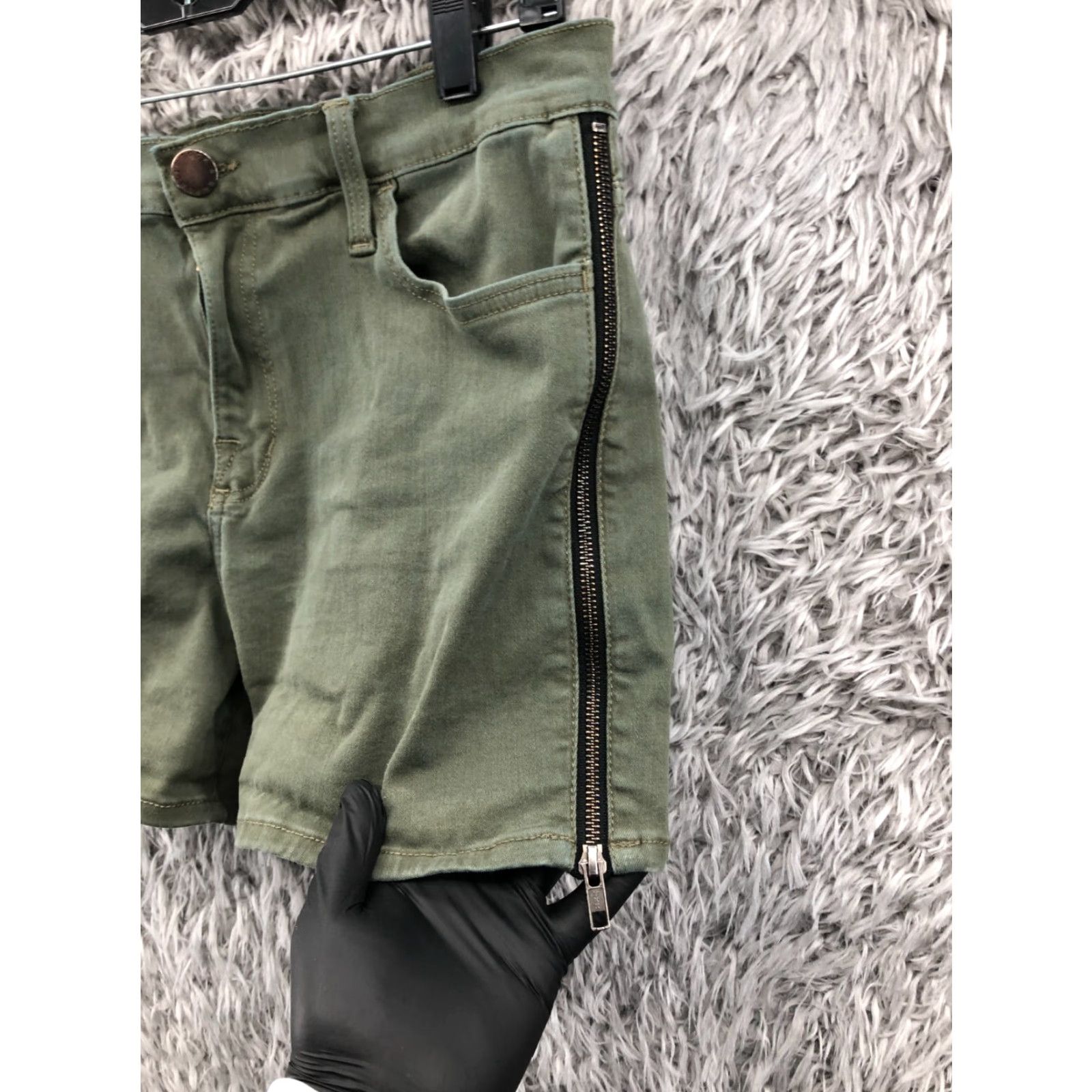 Vintage Rock & Republic Boyfriend Shorts Womens Size 14 Mid Rise Green Side Zip Rock & Republic Collection Contrast Logo 5-Pocket Casual Shorts Womens Size 36" / US 14 / IT 50 - 5 Thumbnail