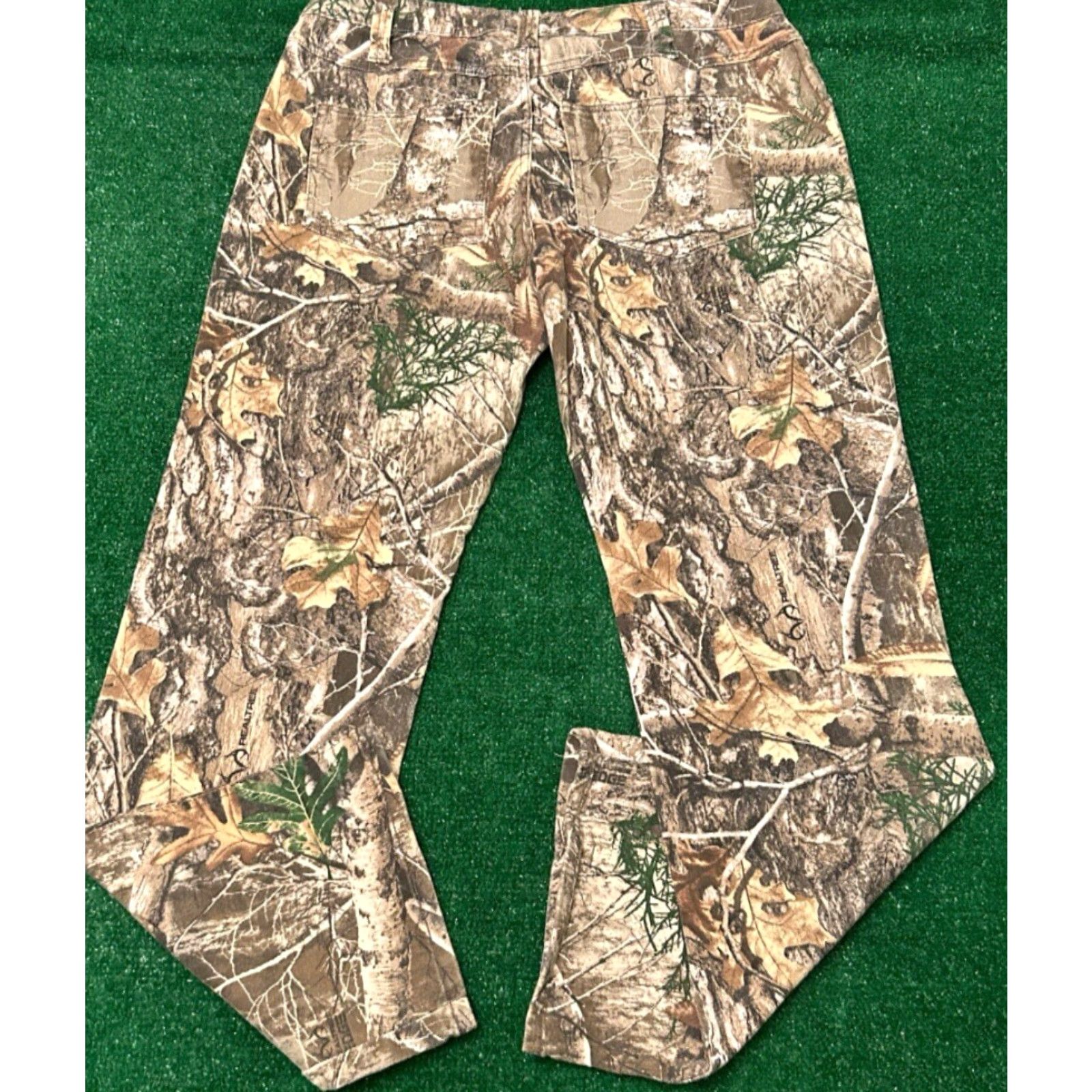 Realtree VINTAGE Realtree Real Tree Camo Hunter Baggy Jeans VTG Mens Size 36 34 Inseam Grunge Skater Hip Hop Y2K Wide-Leg Camouflage Jeans Mens Size US 36 / EU 52 - 3 Thumbnail