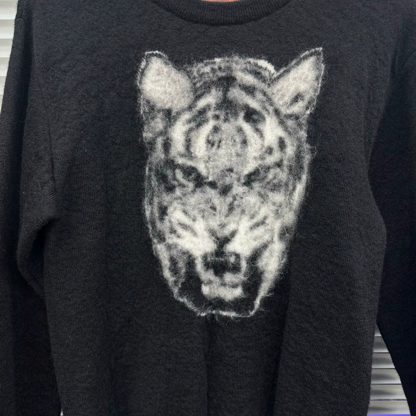 Saint Laurent Paris Saint Laurent Tiger Head Mohair Sweatshirt Size XS / US 0-2 / IT 36-38 - 5 Thumbnail