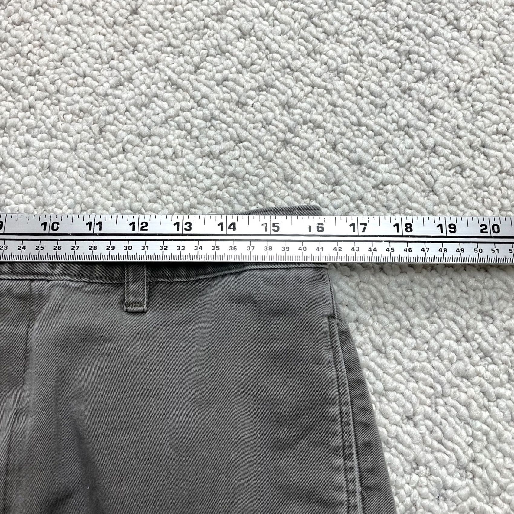 Banana Republic Banana Republic Hacking Chino Shorts Mens 33 Gray Straight Cotton 32x9 Pockets Size US 33 - 6 Thumbnail