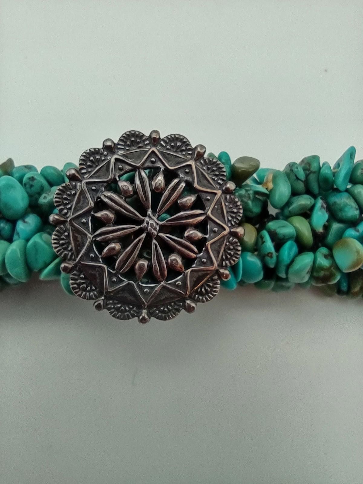 The Unbranded Brand Sterling Silver Concho Turquoise Chip Stretch Bracelet SW Size ONE SIZE - 2 Thumbnail