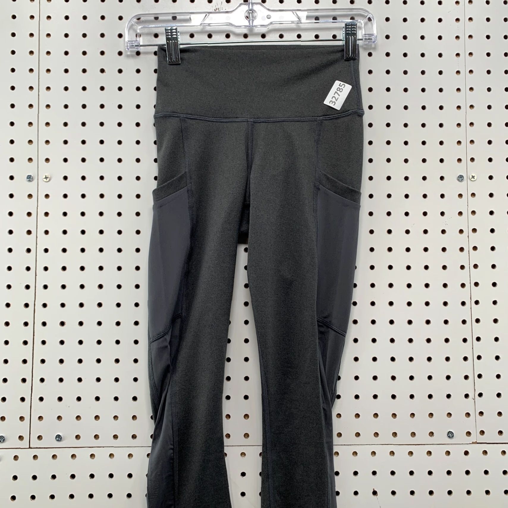 Fabletics Fabletics Mila Leggings Womens 2XS Gray Pocket Capri Yoga Fit 22x22.5 Size 24" / US 00 / IT 34 - 2 Thumbnail