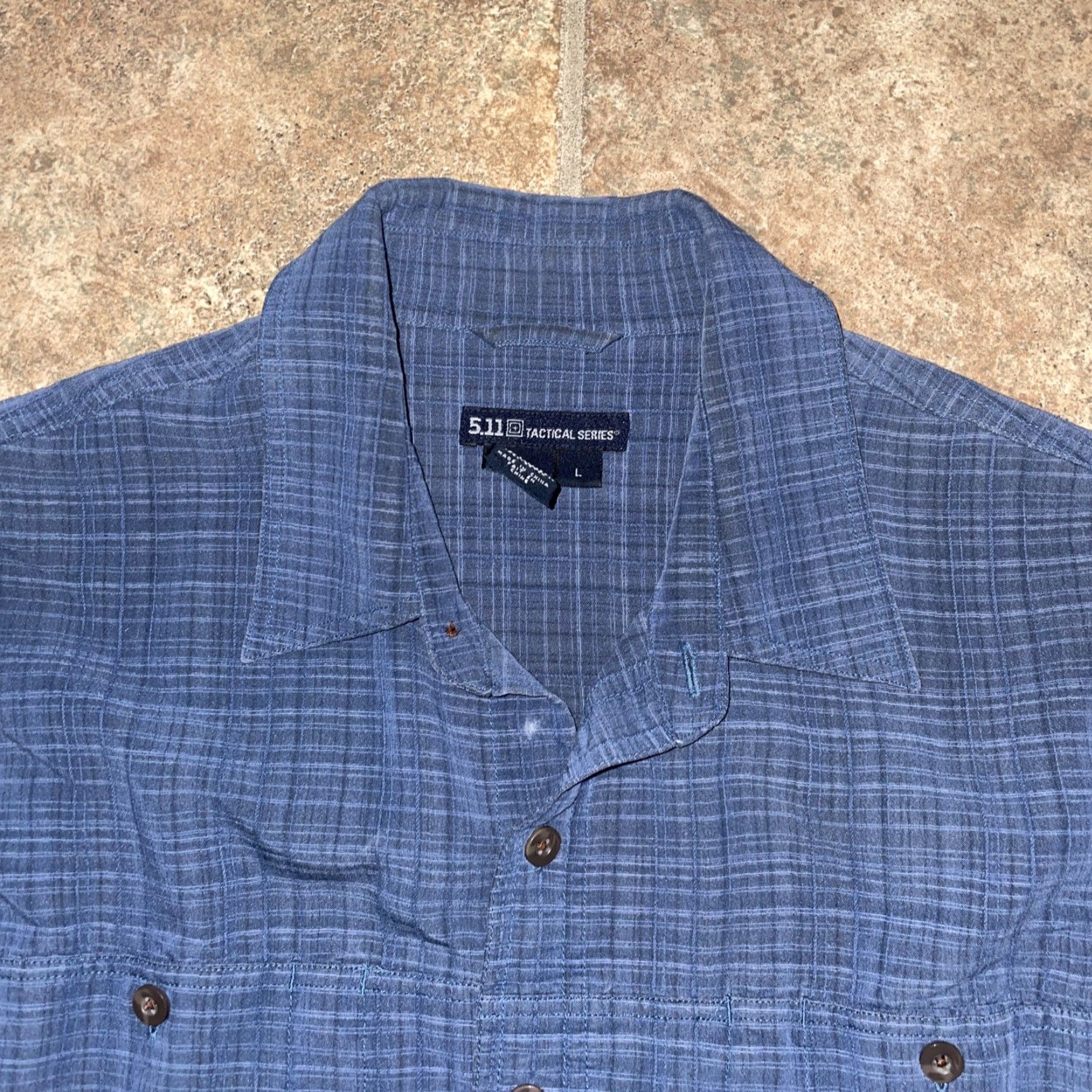 Vintage 5.11 Tactical Blue Conceal Shirt Mens L Shirt Short Sleeve Blue Mens L 5.11 Tactical Conceal Shirt Size US L / EU 52-54 / 3 - 2 Thumbnail
