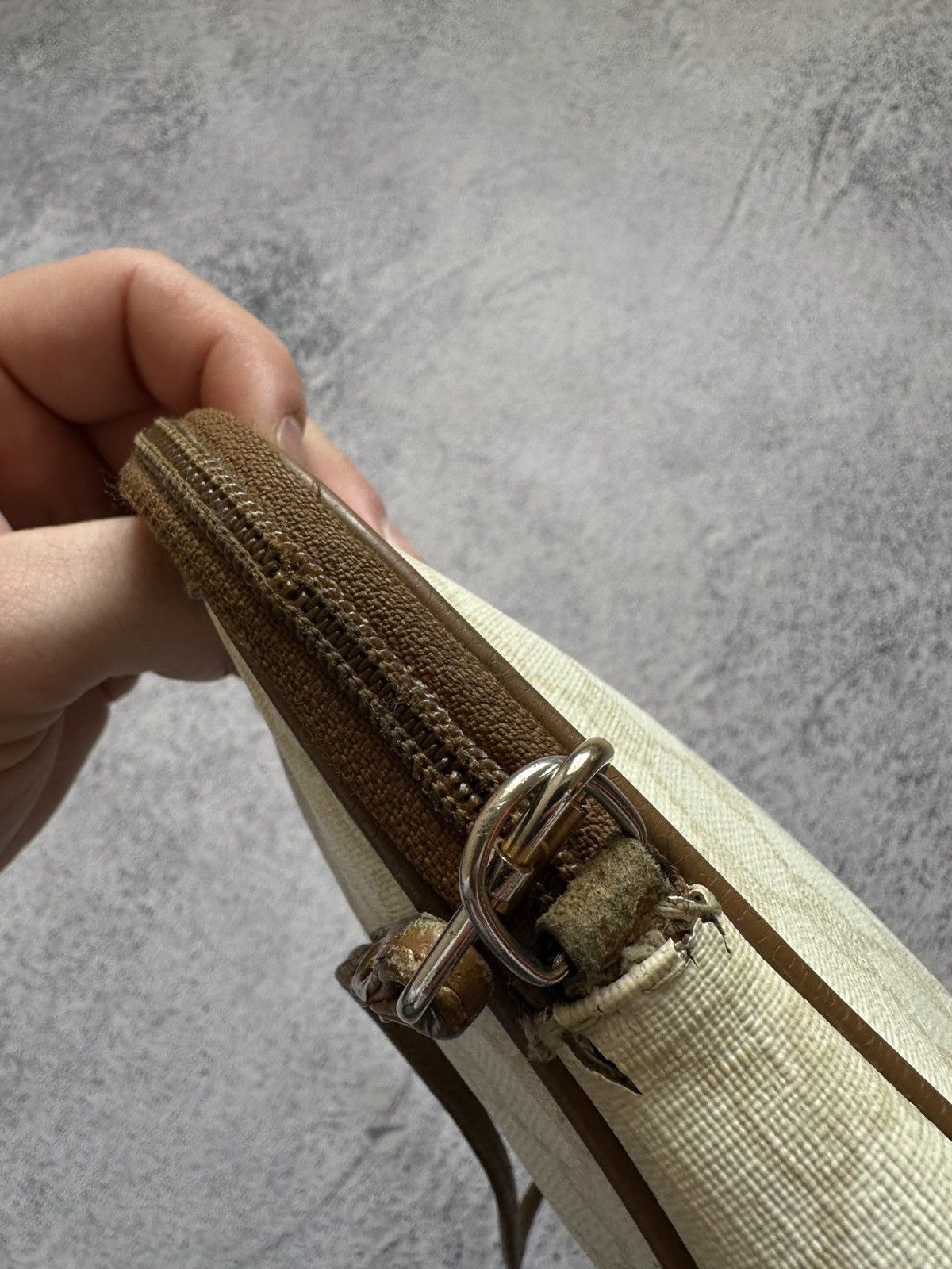 Gucci 80’s GUCCI GG Supreme Coated Canvas Zip Crossbody Bag Size ONE SIZE - 14 Thumbnail