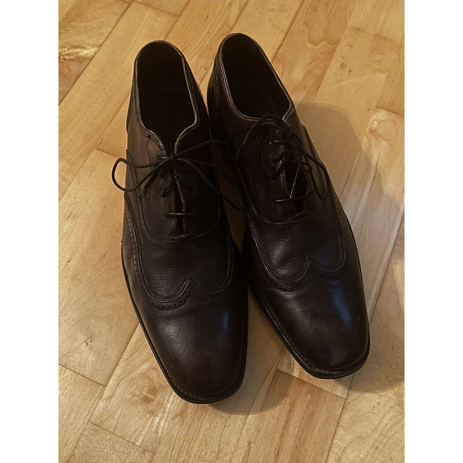 John Varvatos Whiskey Dark Brown Wingtip Mens Leather Dress Shoe 10 John Varvatos Whiskey Brown Wingtip Mens Leather Dress Shoe  main image 3