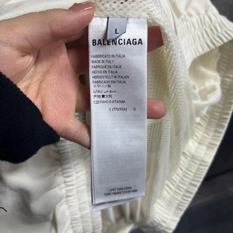 Balenciaga Balenciaga latest white logo letter print contrasting sun p Size US M / EU 48-50 / 2 - 4 Thumbnail