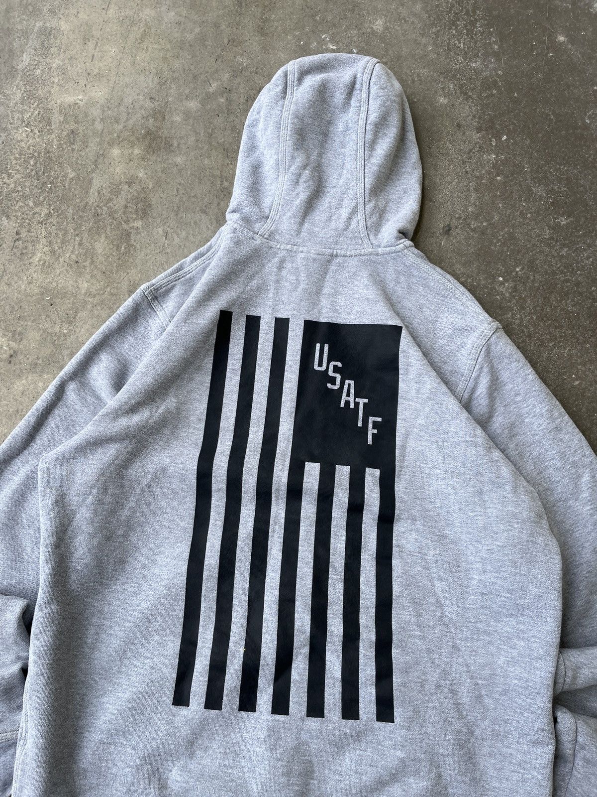 Nike Vintage NIKE USATF GREY HOODIE y2k Size US L / EU 52-54 / 3 - 8 Thumbnail