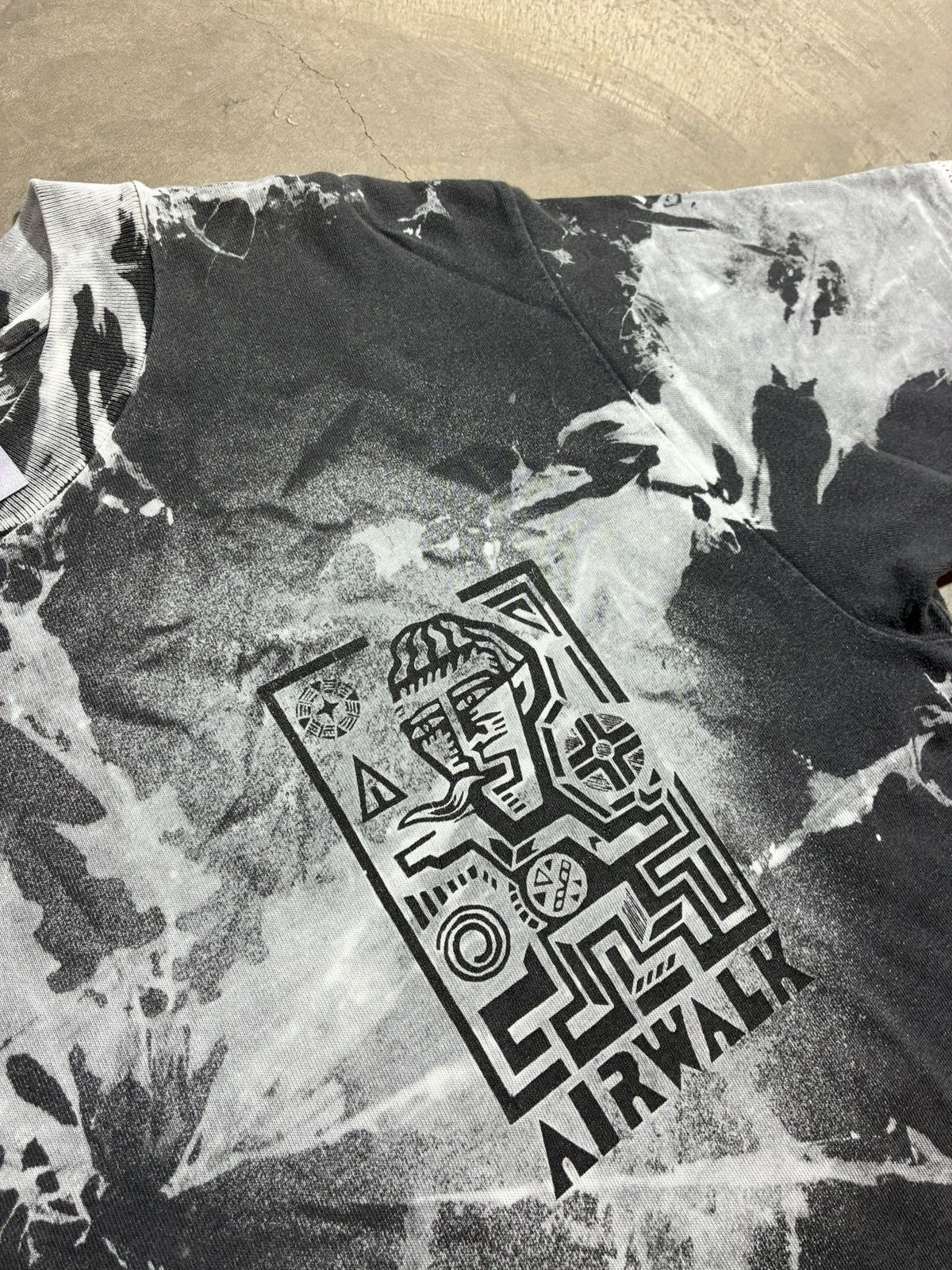 Airwalk Vintage Airwalk Tie Dye T Shirt Oneita Made in USA 90s Size US L / EU 52-54 / 3 - 8 Thumbnail