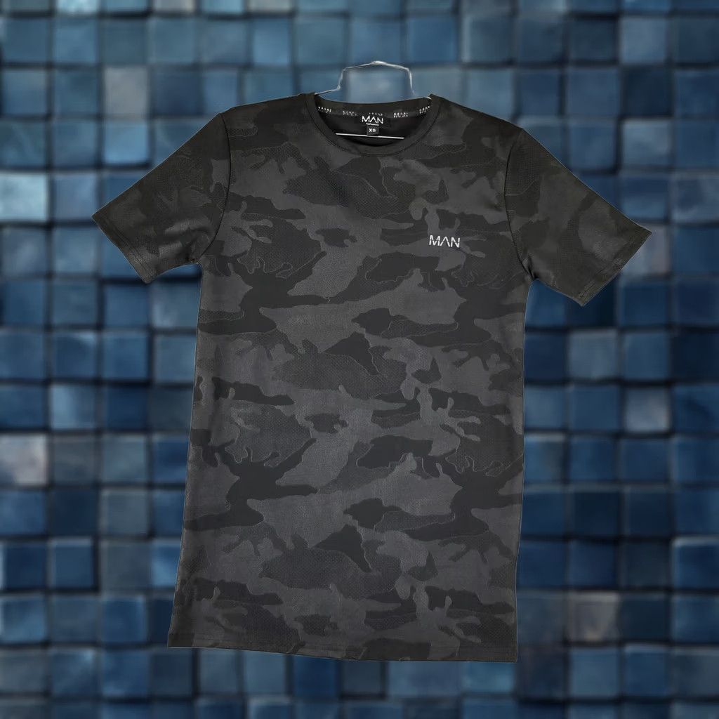 Boohoo Boohoo Shirt XS Camouflage Military Tee Short Sleeve T-Shirt Mens Basic Tee Multicolor Camouflage Military 90s? Size US XS / EU 42 / 0 - 1 Thumbnail