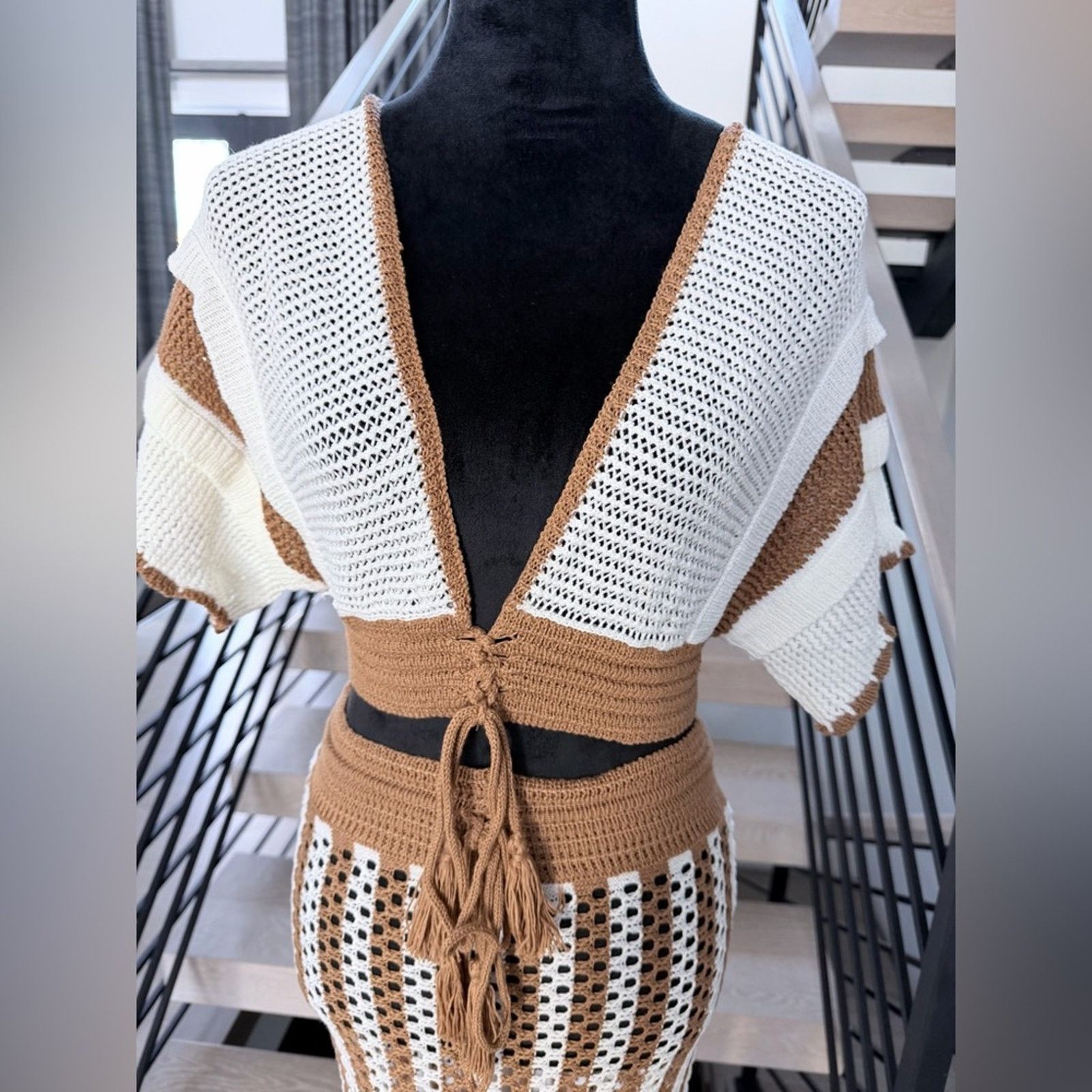 Other New Chic Crochet Maxi Skirt in Tan and White one size Size 27" / US 4 / IT 40 - 14 Thumbnail
